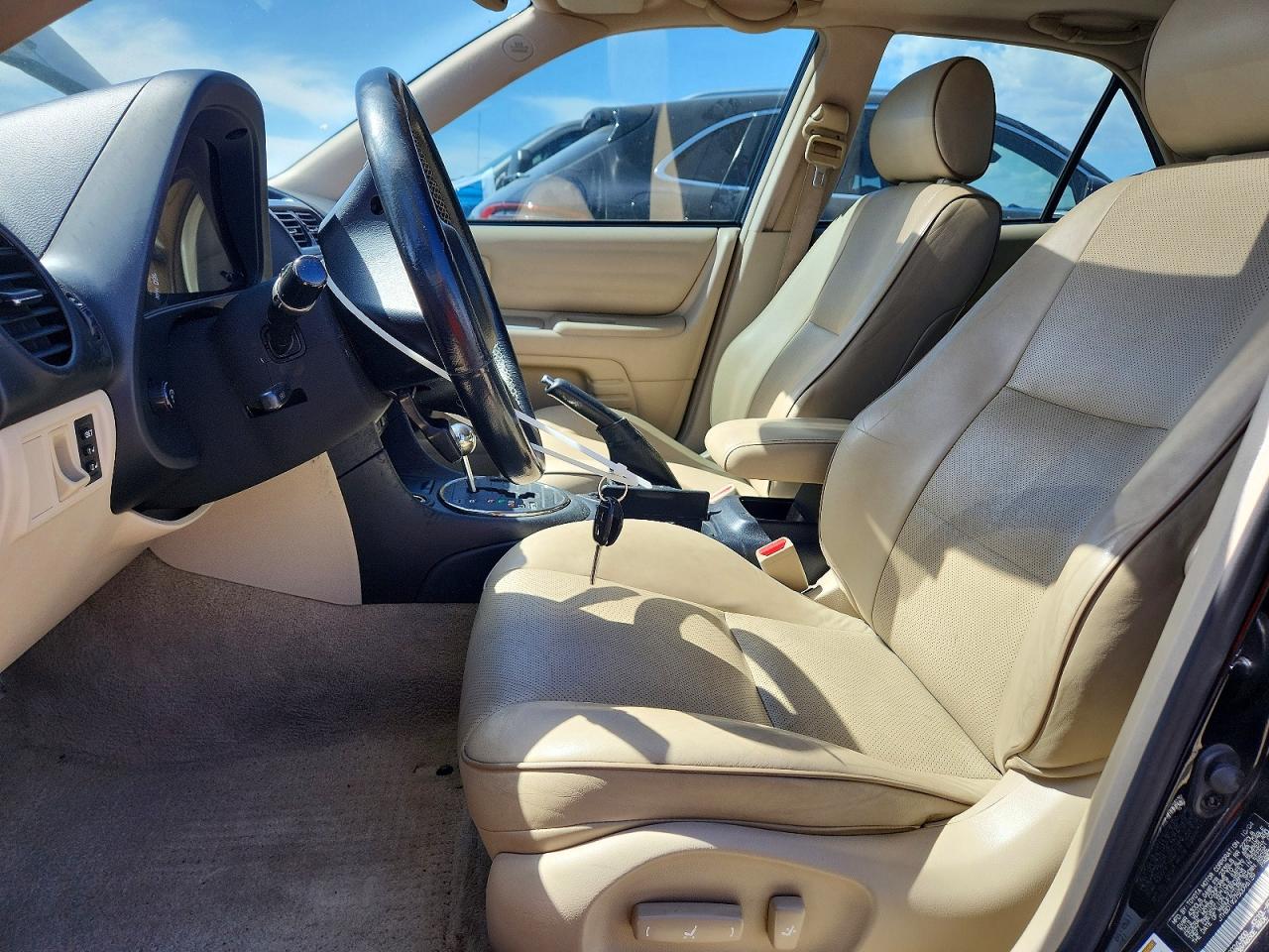 2005 Lexus Is 300 Черный vin: JTHBD192750096139