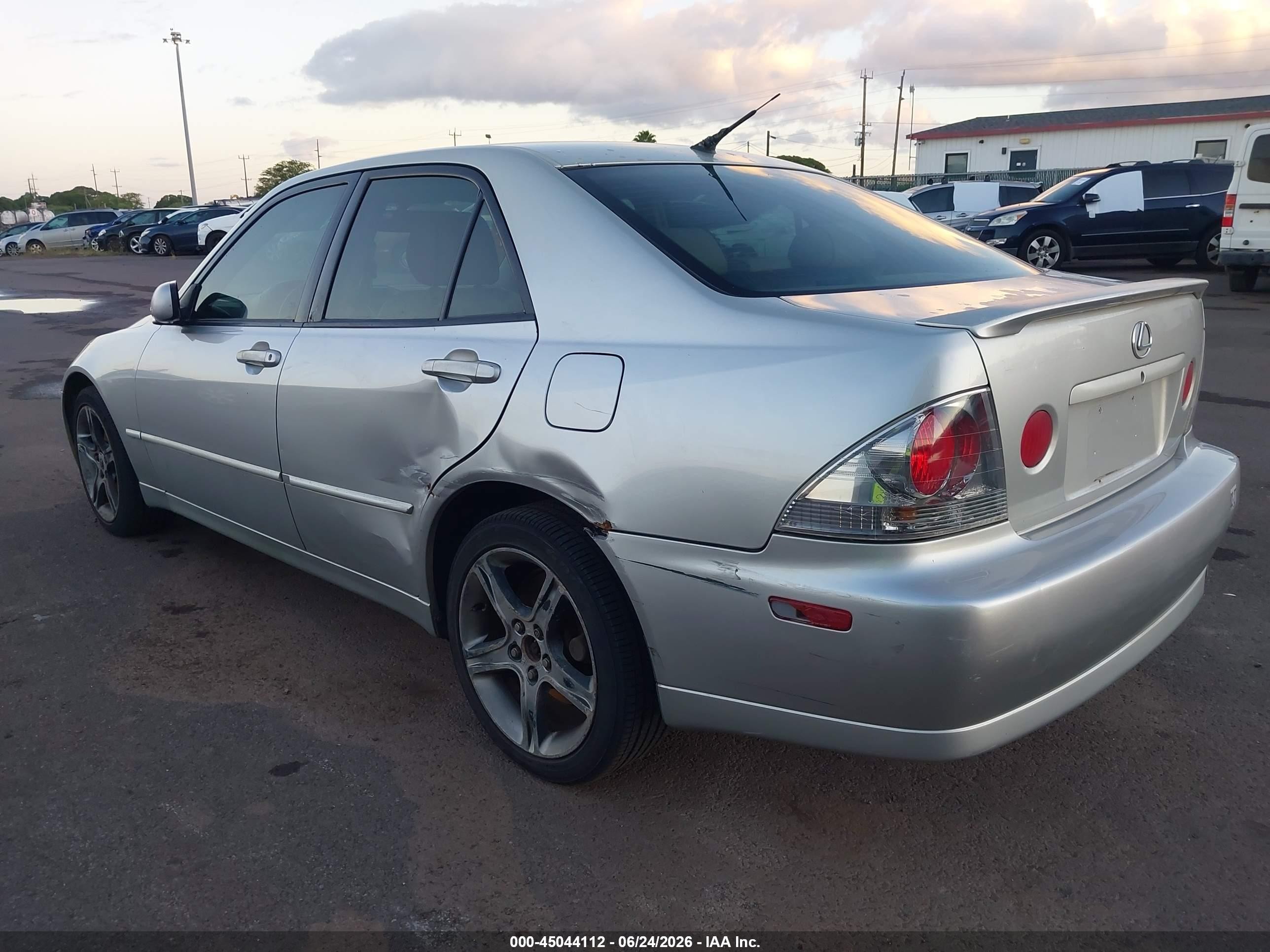 2002 Lexus Is 300 Base W/5-speed Manual Silver vin: JTHBD192820038066