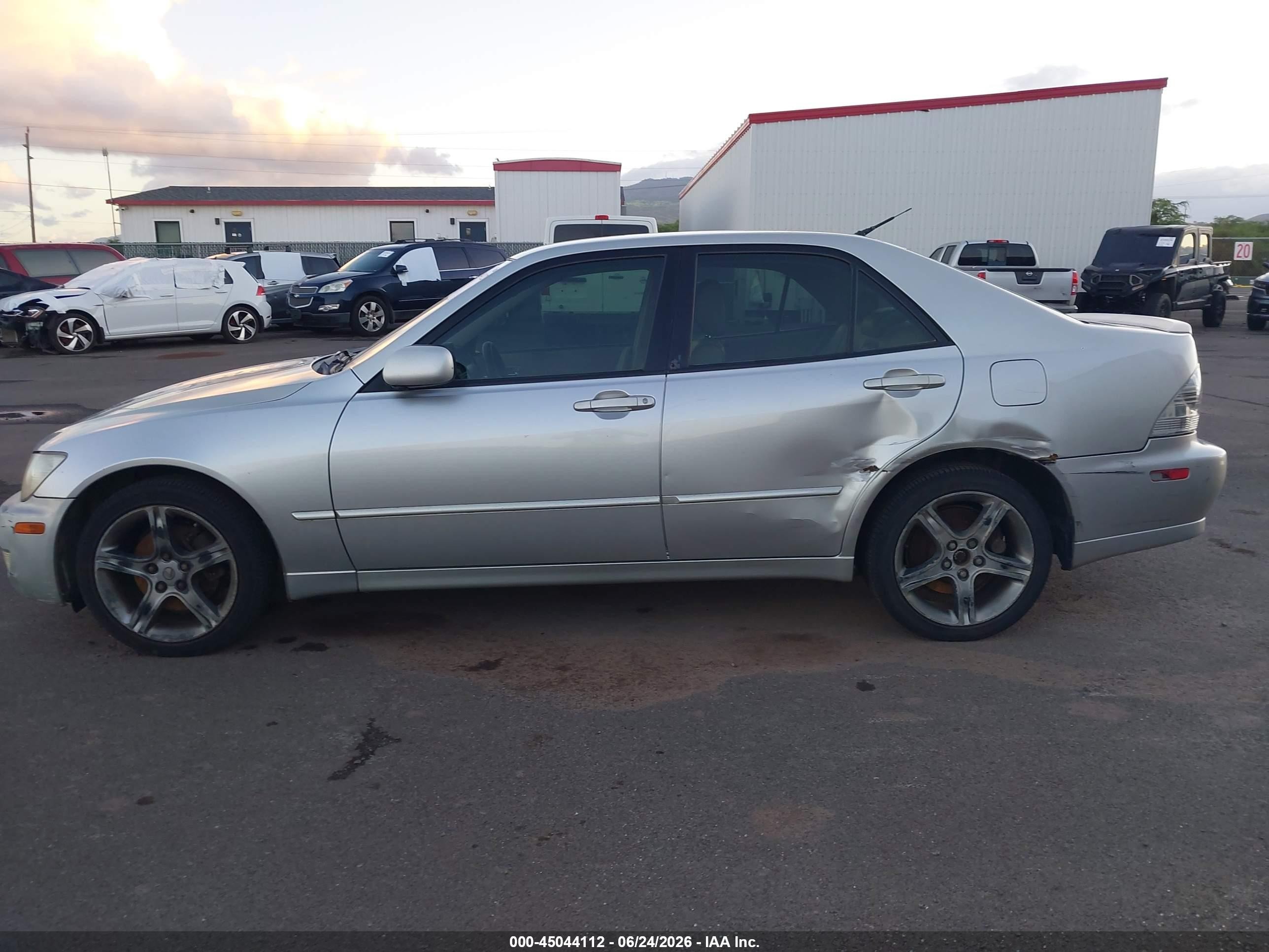 2002 Lexus Is 300 Base W/5-speed Manual Silver vin: JTHBD192820038066
