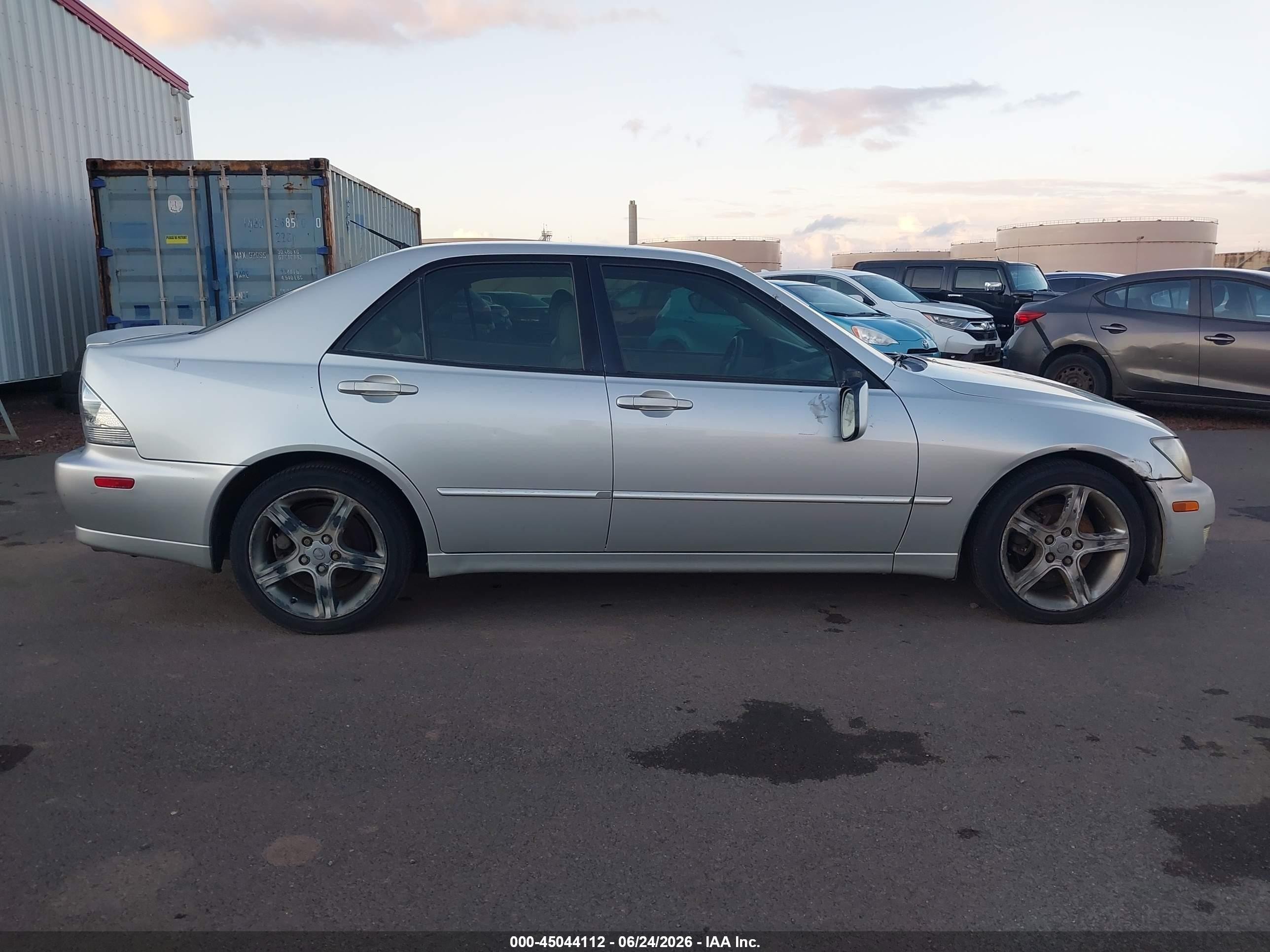 2002 Lexus Is 300 Base W/5-speed Manual Silver vin: JTHBD192820038066