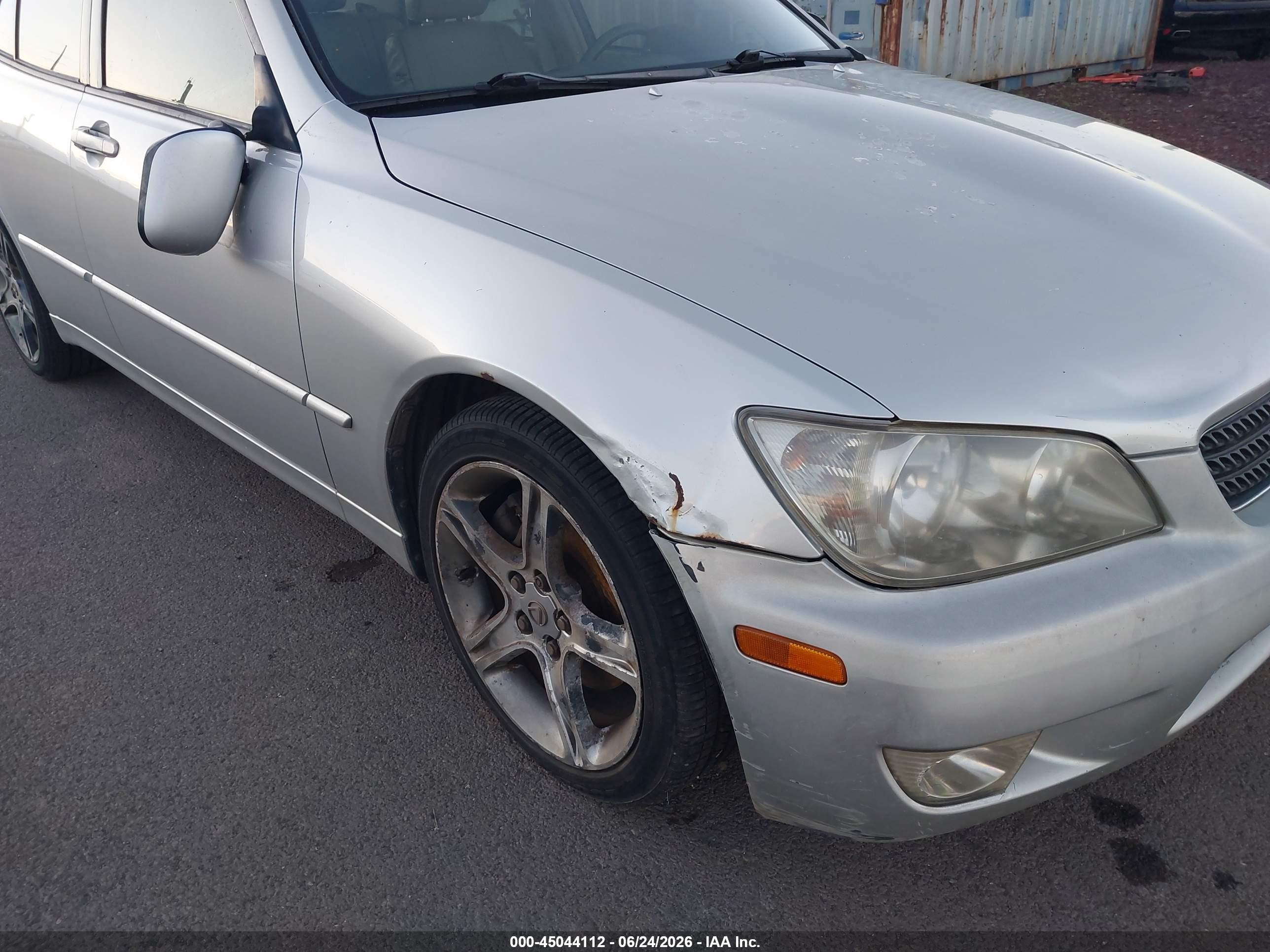 2002 Lexus Is 300 Base W/5-speed Manual Silver vin: JTHBD192820038066