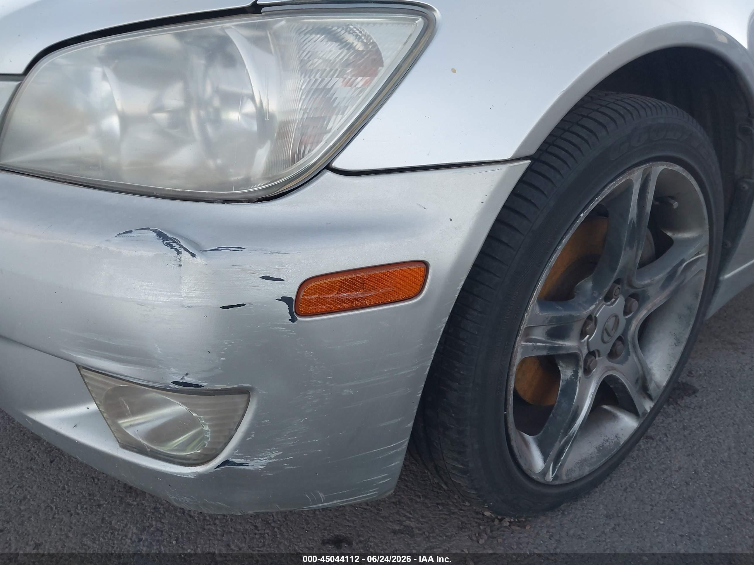 2002 Lexus Is 300 Base W/5-speed Manual Silver vin: JTHBD192820038066