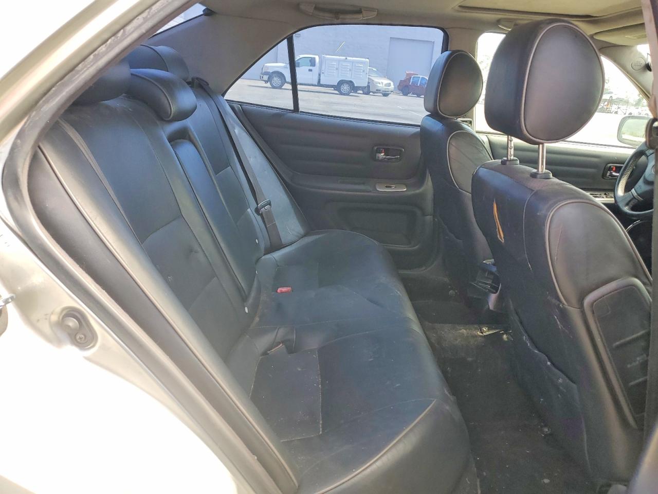 2002 Lexus Is 300 Silver vin: JTHBD192820054557