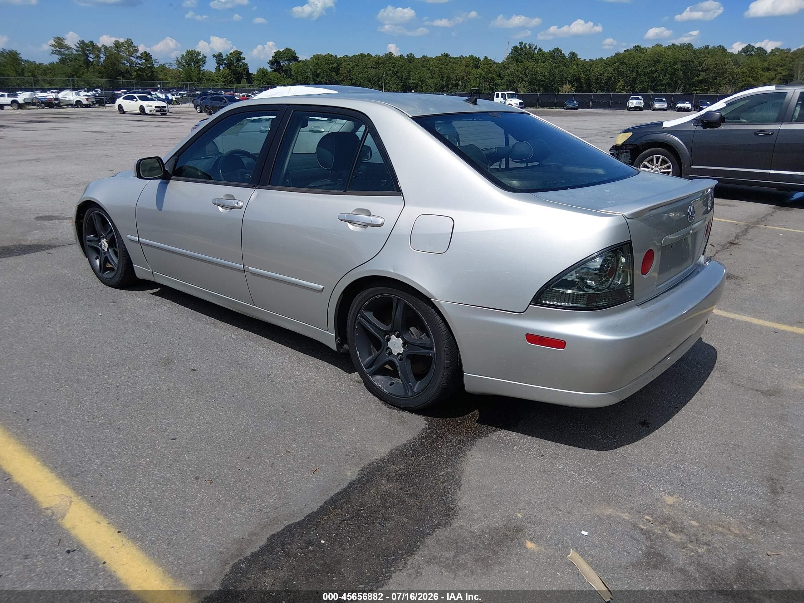 2004 Lexus Is 300   Silver vin: JTHBD192840083575