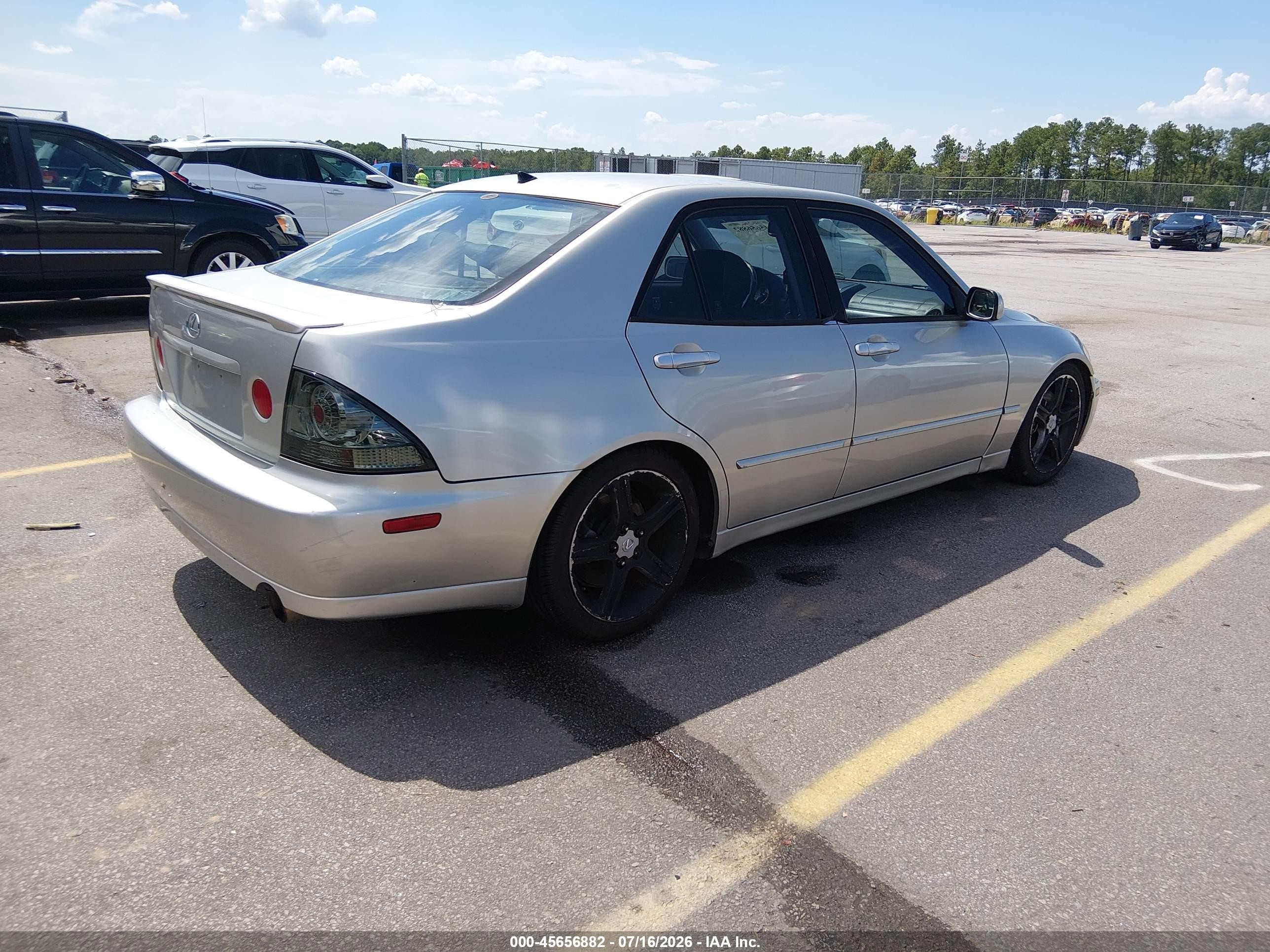 2004 Lexus Is 300   Silver vin: JTHBD192840083575