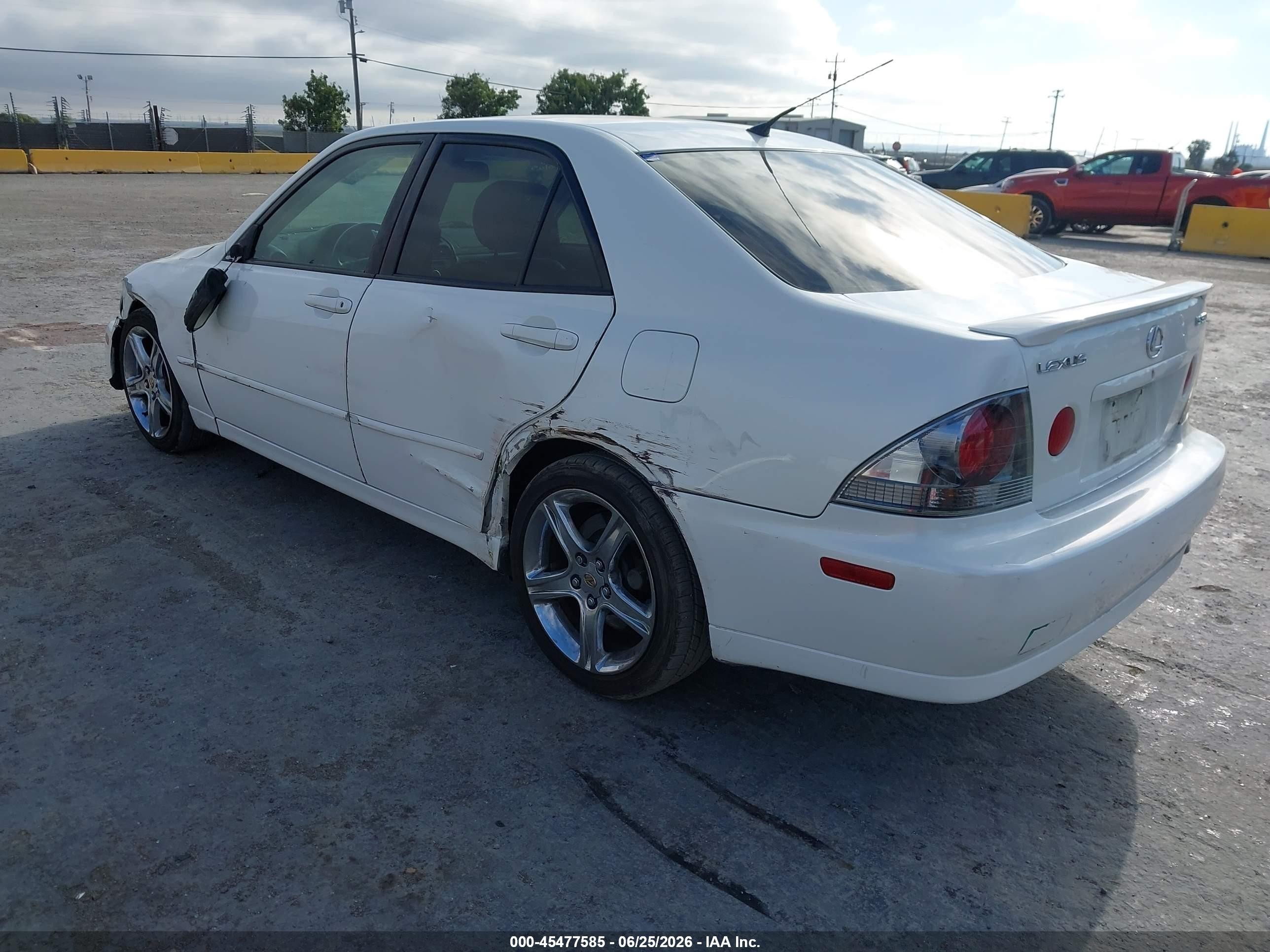 2004 Lexus Is 300   White vin: JTHBD192840085875