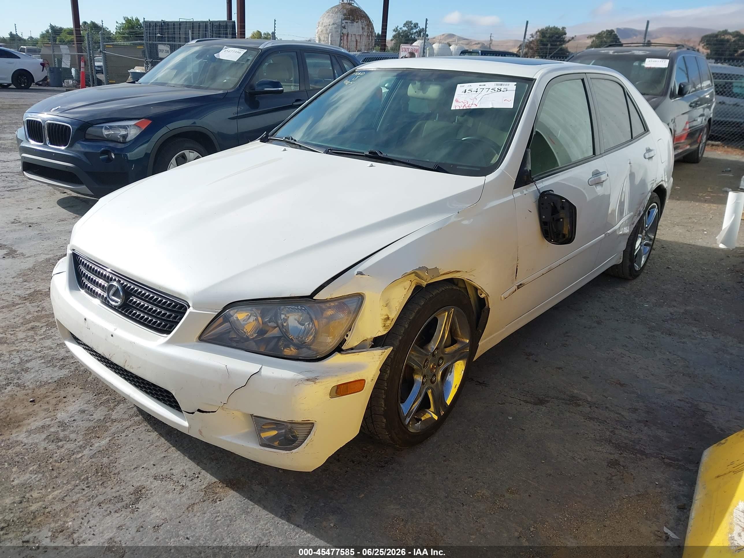 2004 Lexus Is 300   White vin: JTHBD192840085875