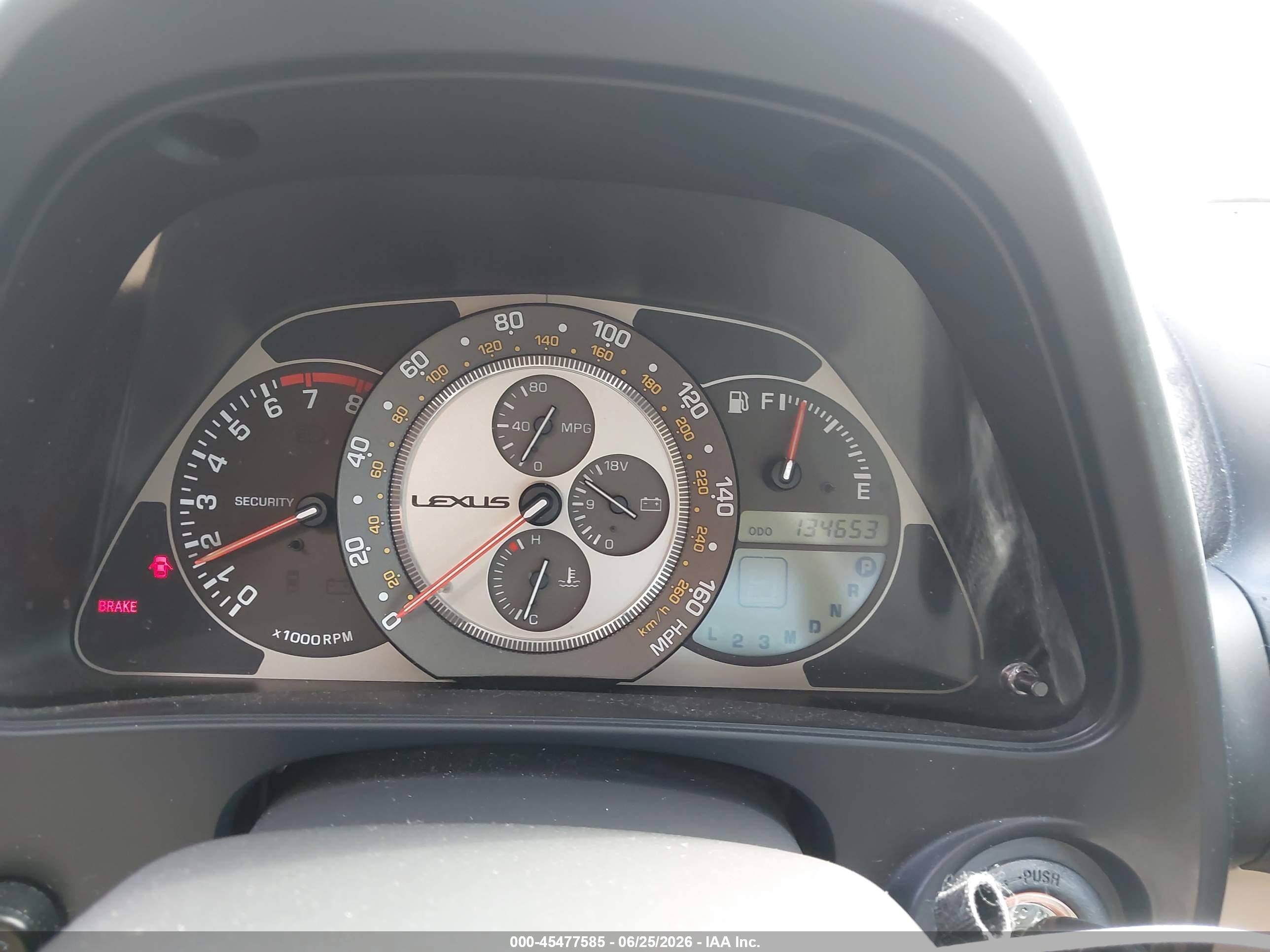 2004 Lexus Is 300   White vin: JTHBD192840085875