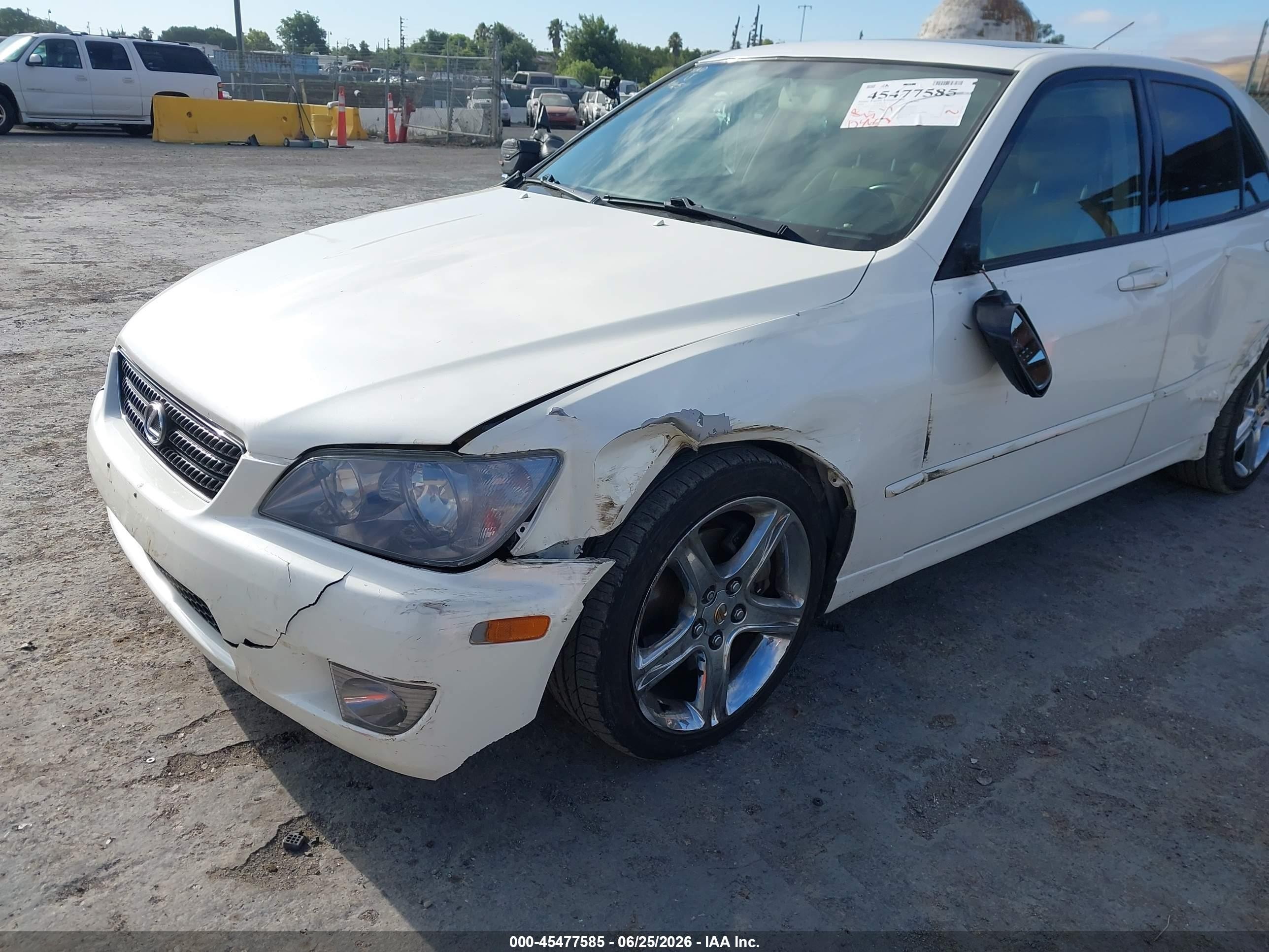 2004 Lexus Is 300   White vin: JTHBD192840085875