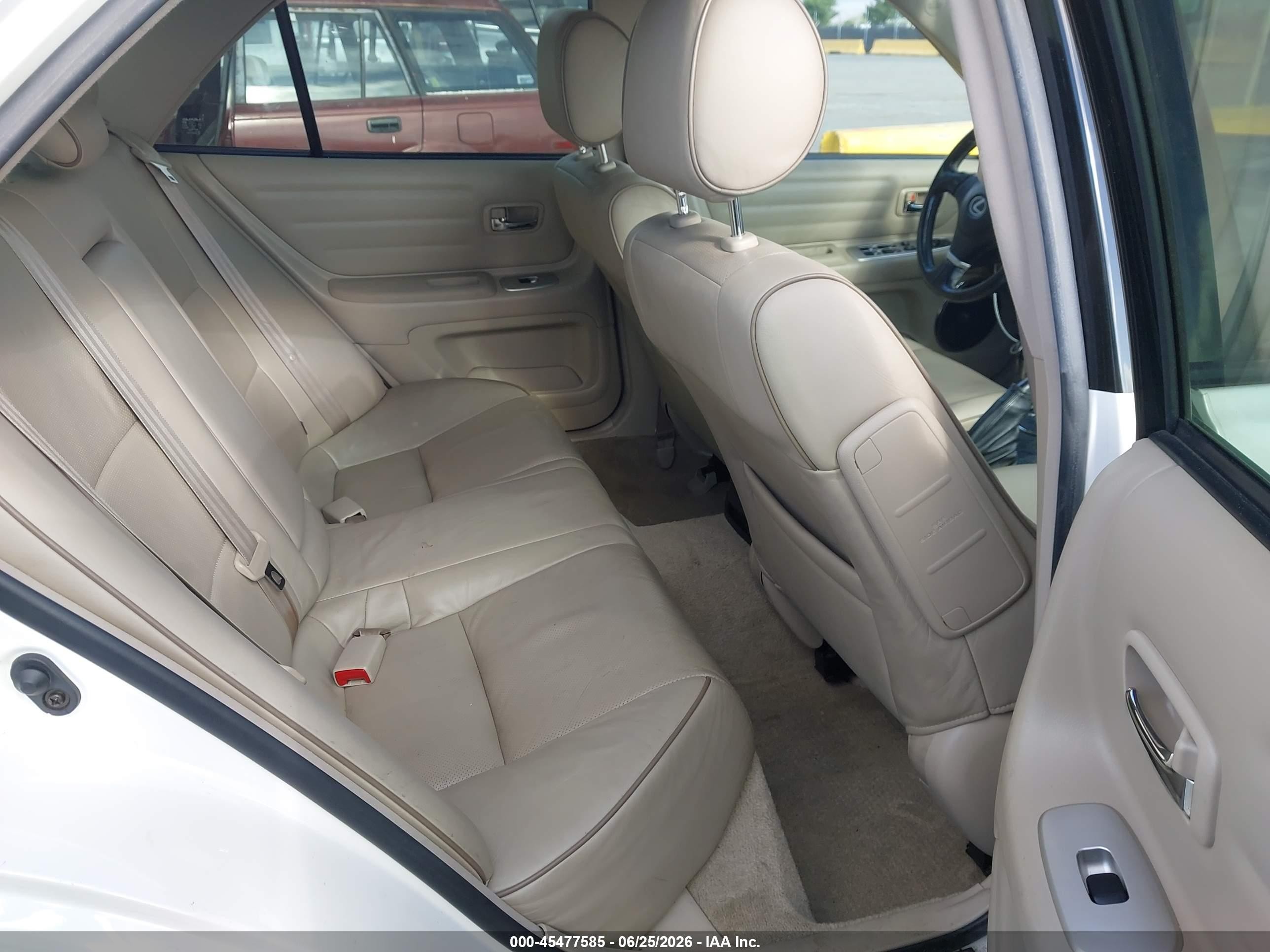 2004 Lexus Is 300   White vin: JTHBD192840085875
