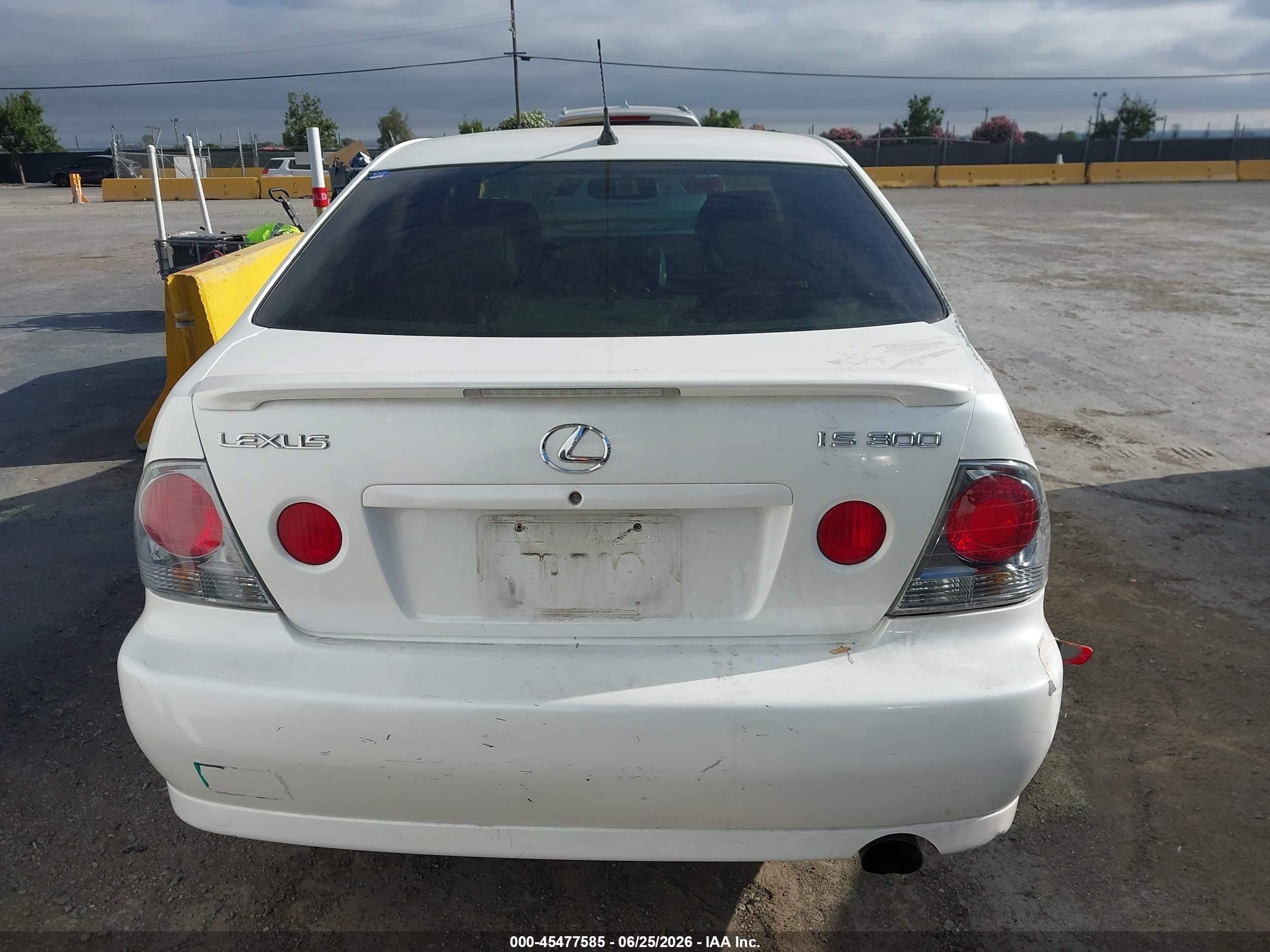 2004 Lexus Is 300   White vin: JTHBD192840085875