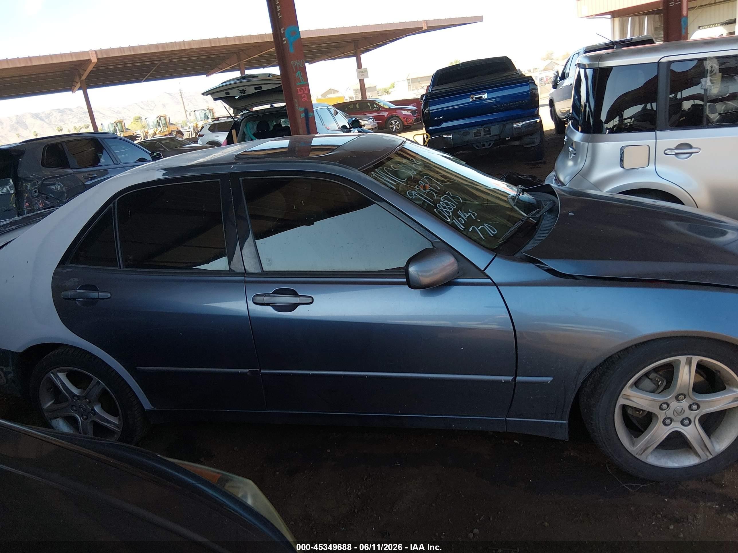 2004 Lexus Is 300   Серый vin: JTHBD192840088873