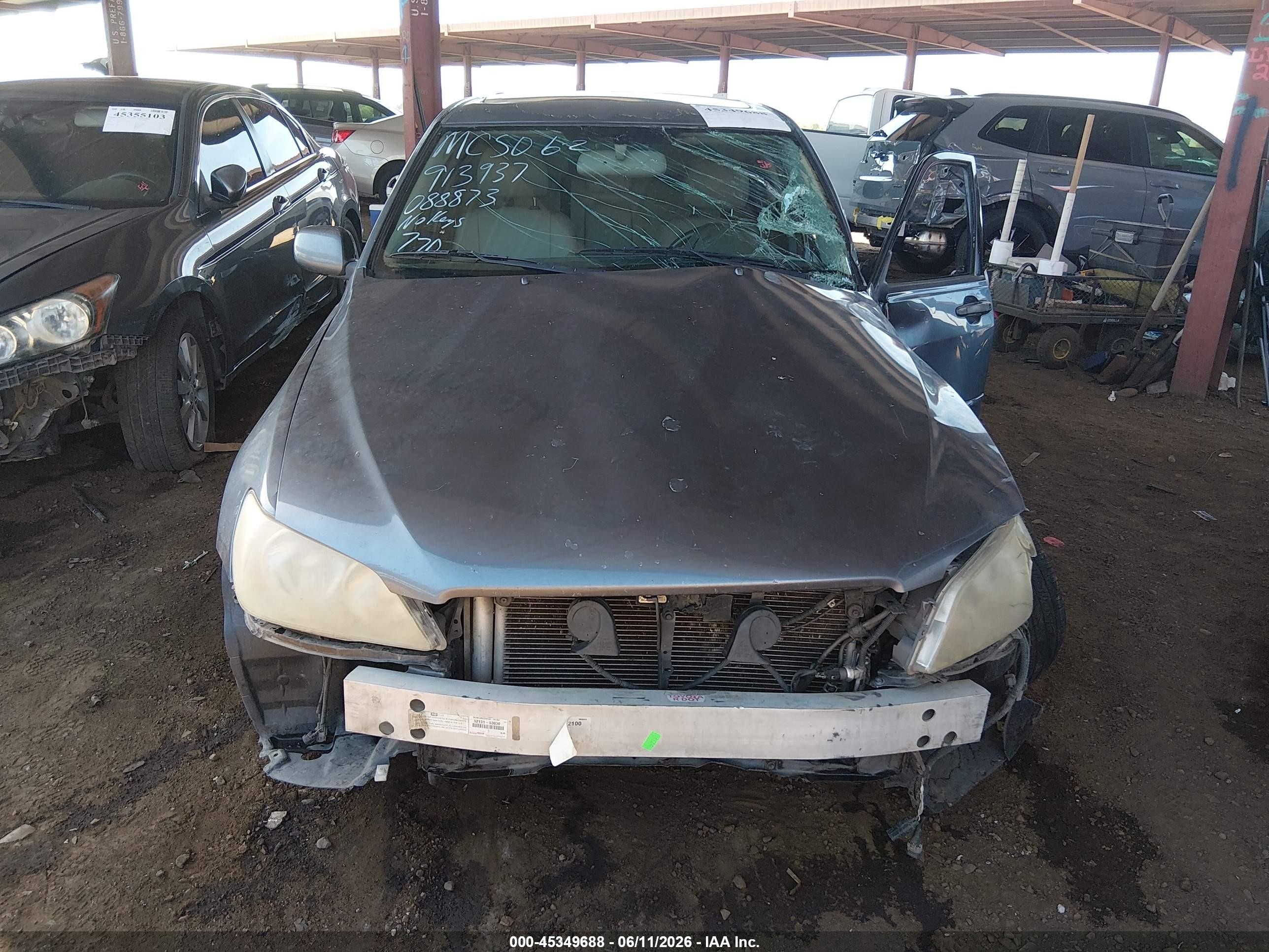 2004 Lexus Is 300   Серый vin: JTHBD192840088873