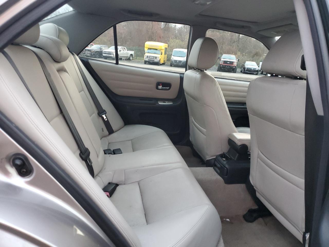 2004 Lexus Is 300 Beige vin: JTHBD192840092261