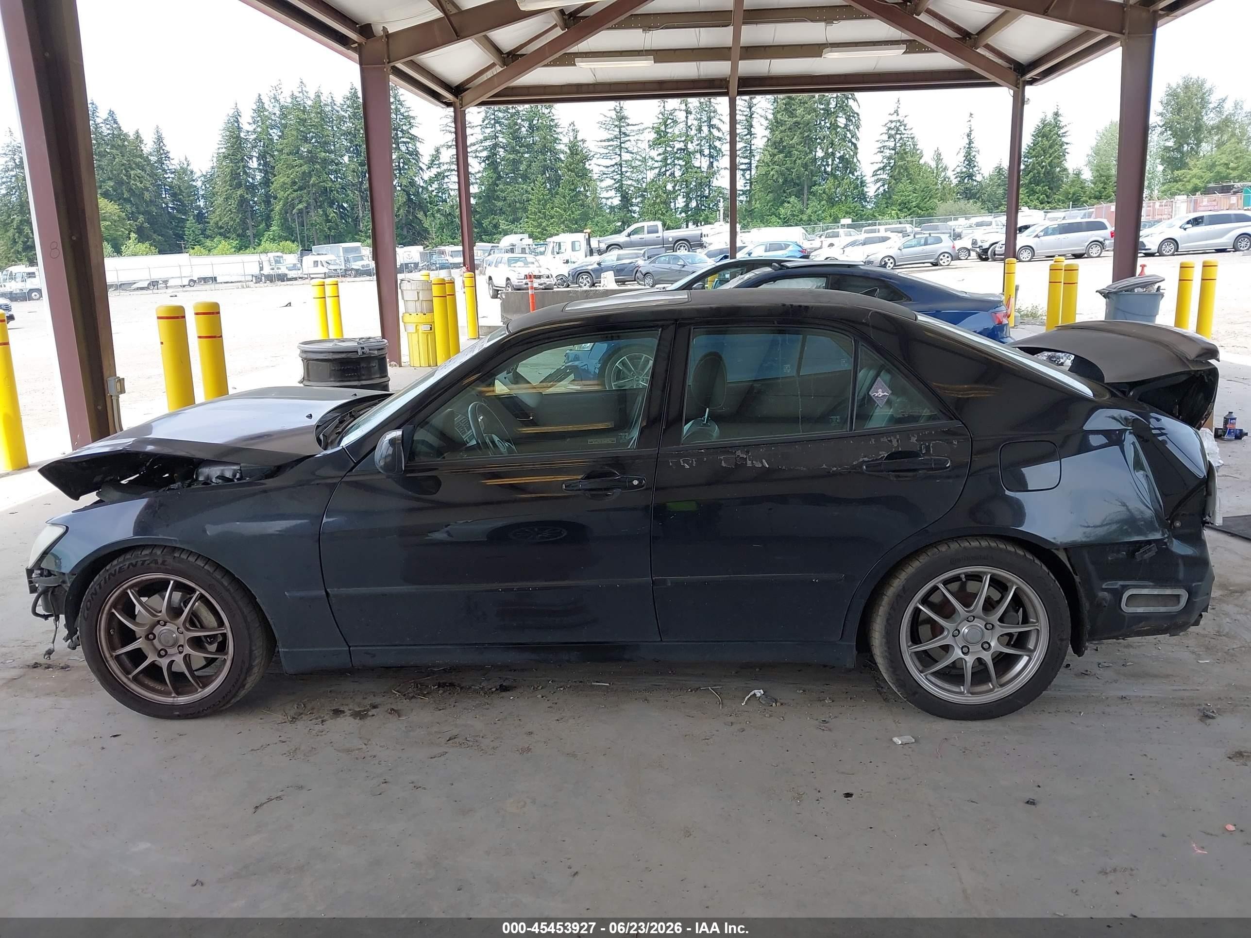 2002 Lexus Is 300   Gray vin: JTHBD192920060450