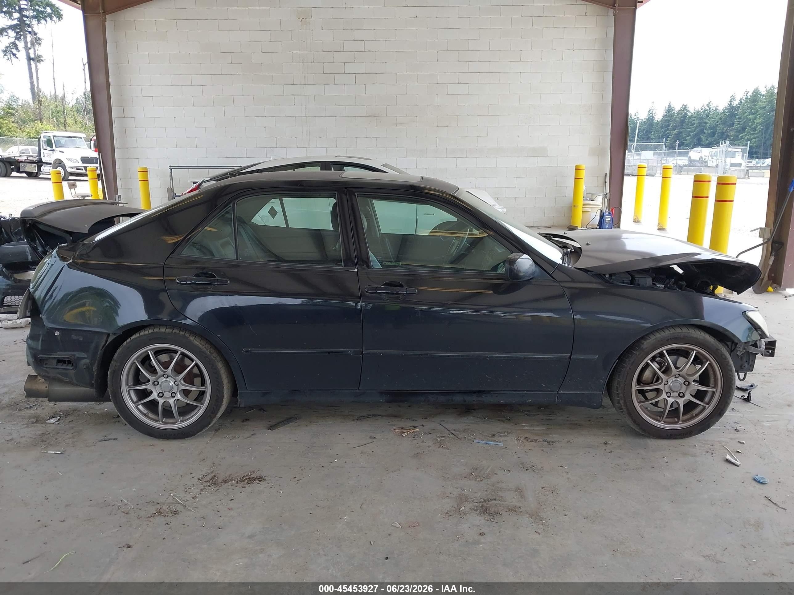 2002 Lexus Is 300   Gray vin: JTHBD192920060450