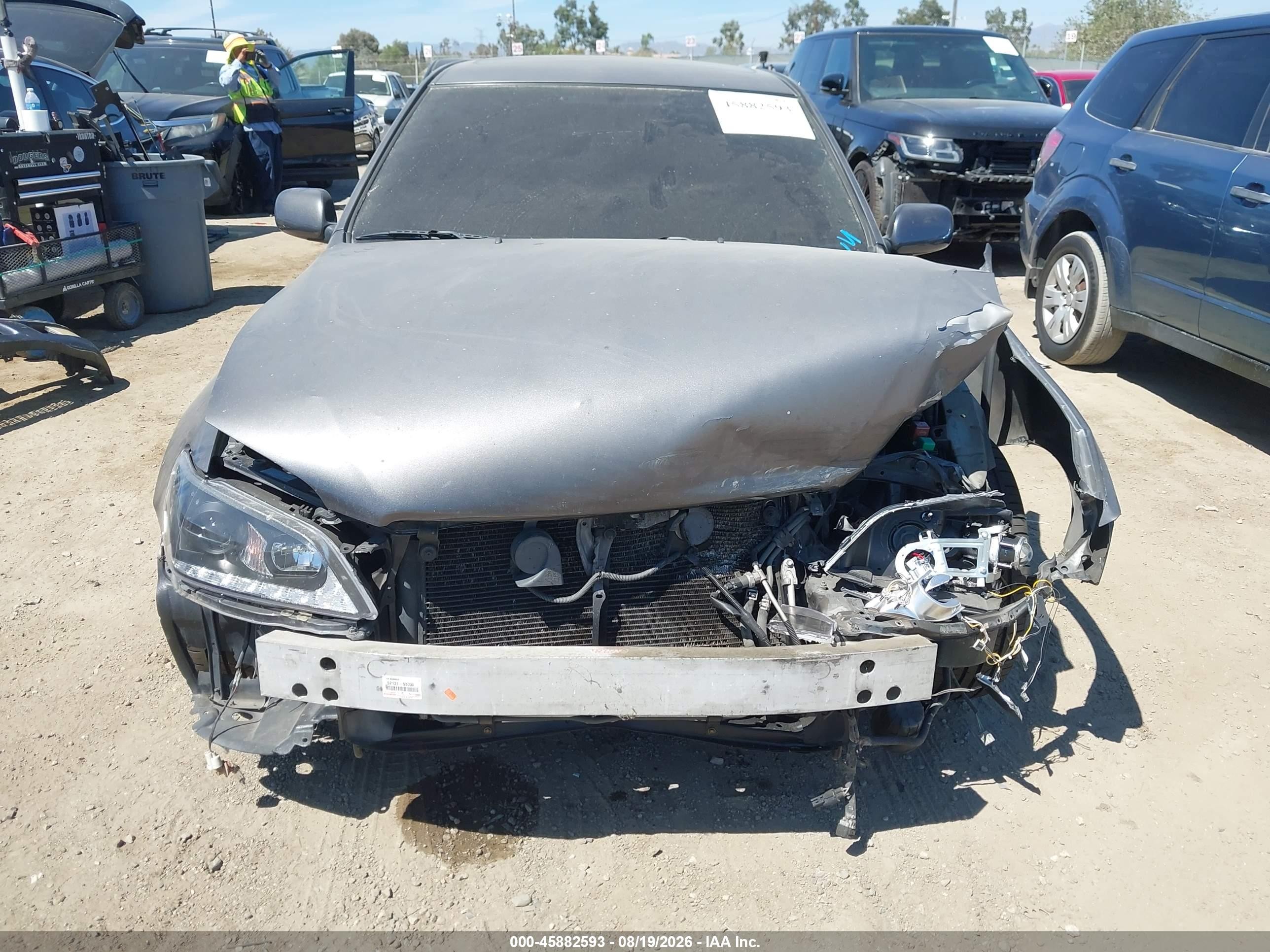 2002 Lexus Is 300   Gray vin: JTHBD192920061503