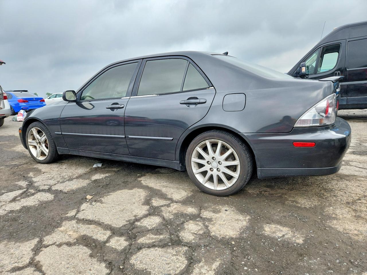 2005 Lexus Is 300 Base Gray vin: JTHBD192950094909