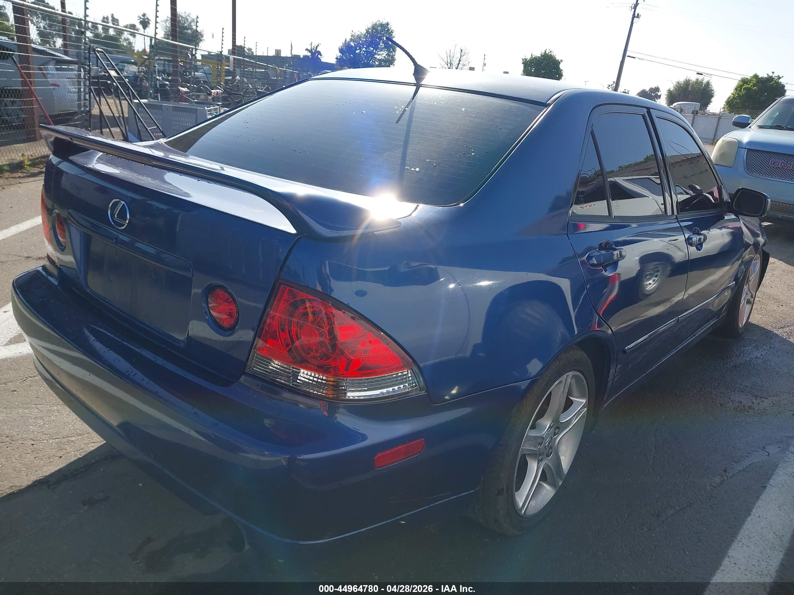 2002 Lexus Is 300   Blue vin: JTHBD192X20038845