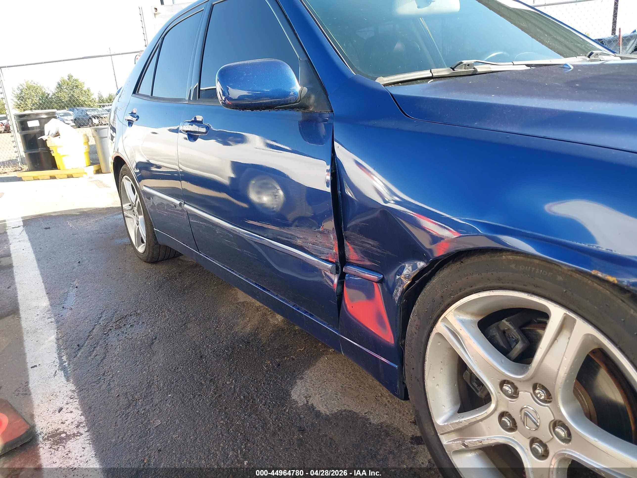 2002 Lexus Is 300   Blue vin: JTHBD192X20038845