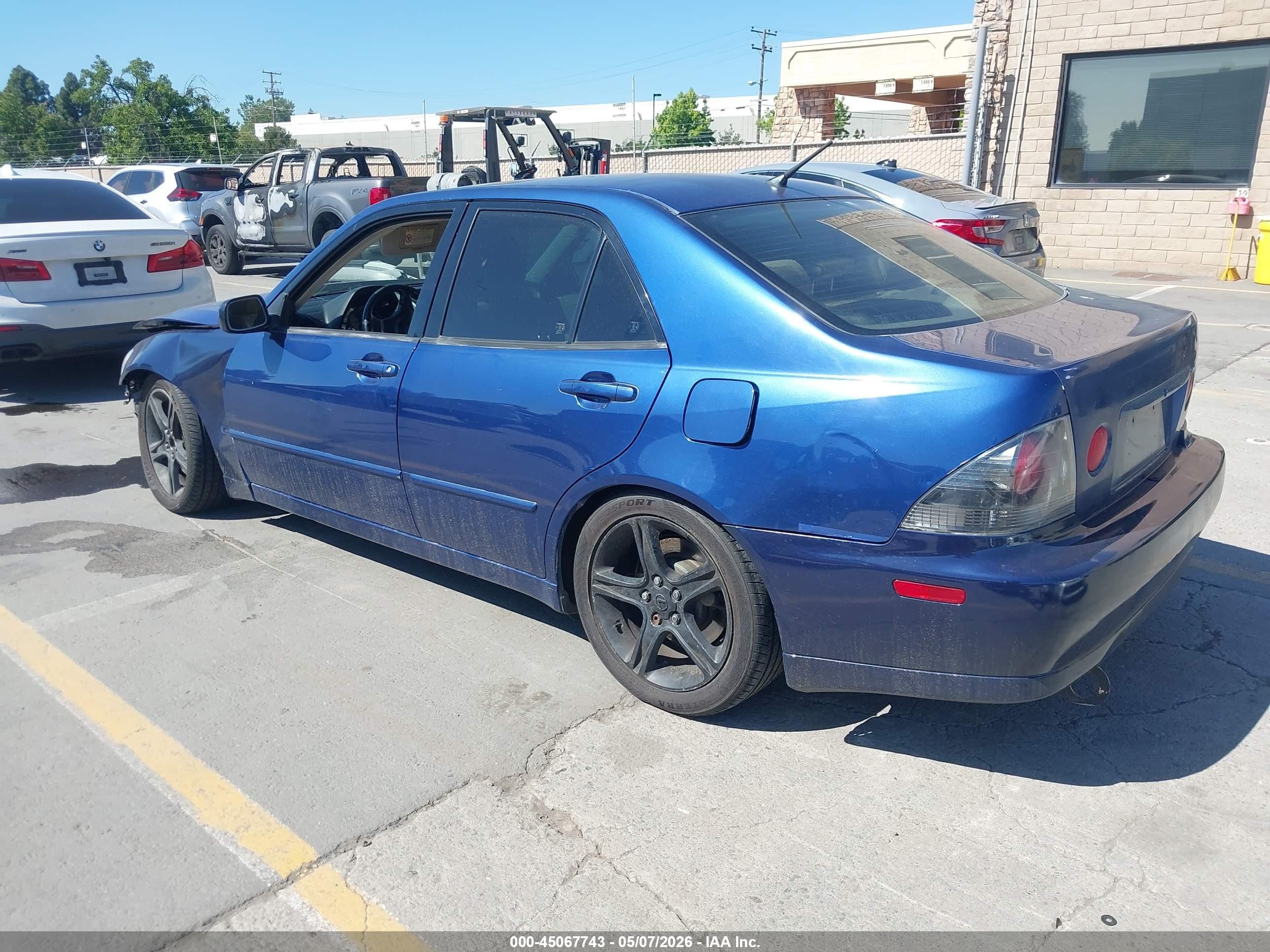 2002 Lexus Is 300   Blue vin: JTHBD192X20054415