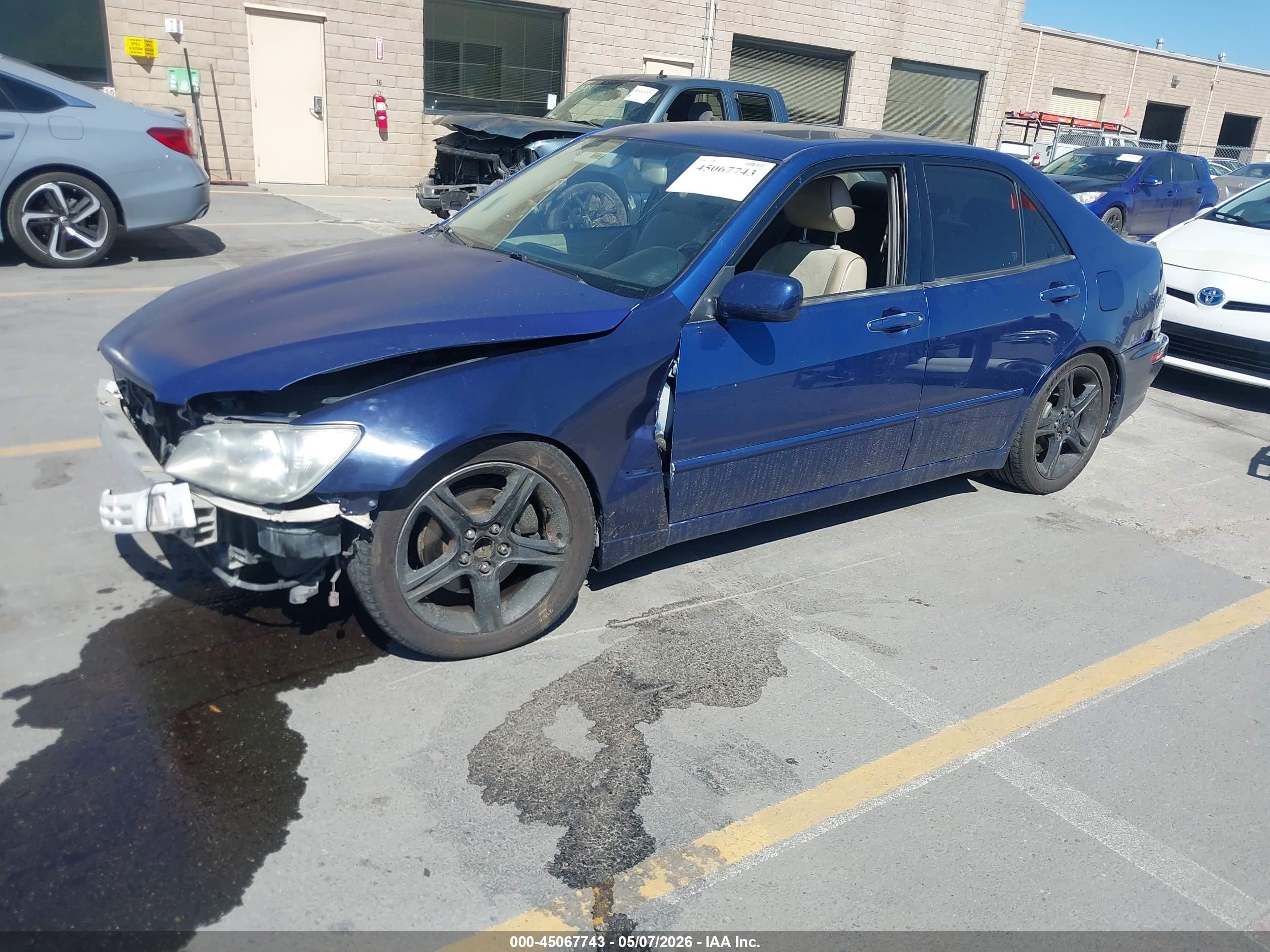 2002 Lexus Is 300   Blue vin: JTHBD192X20054415