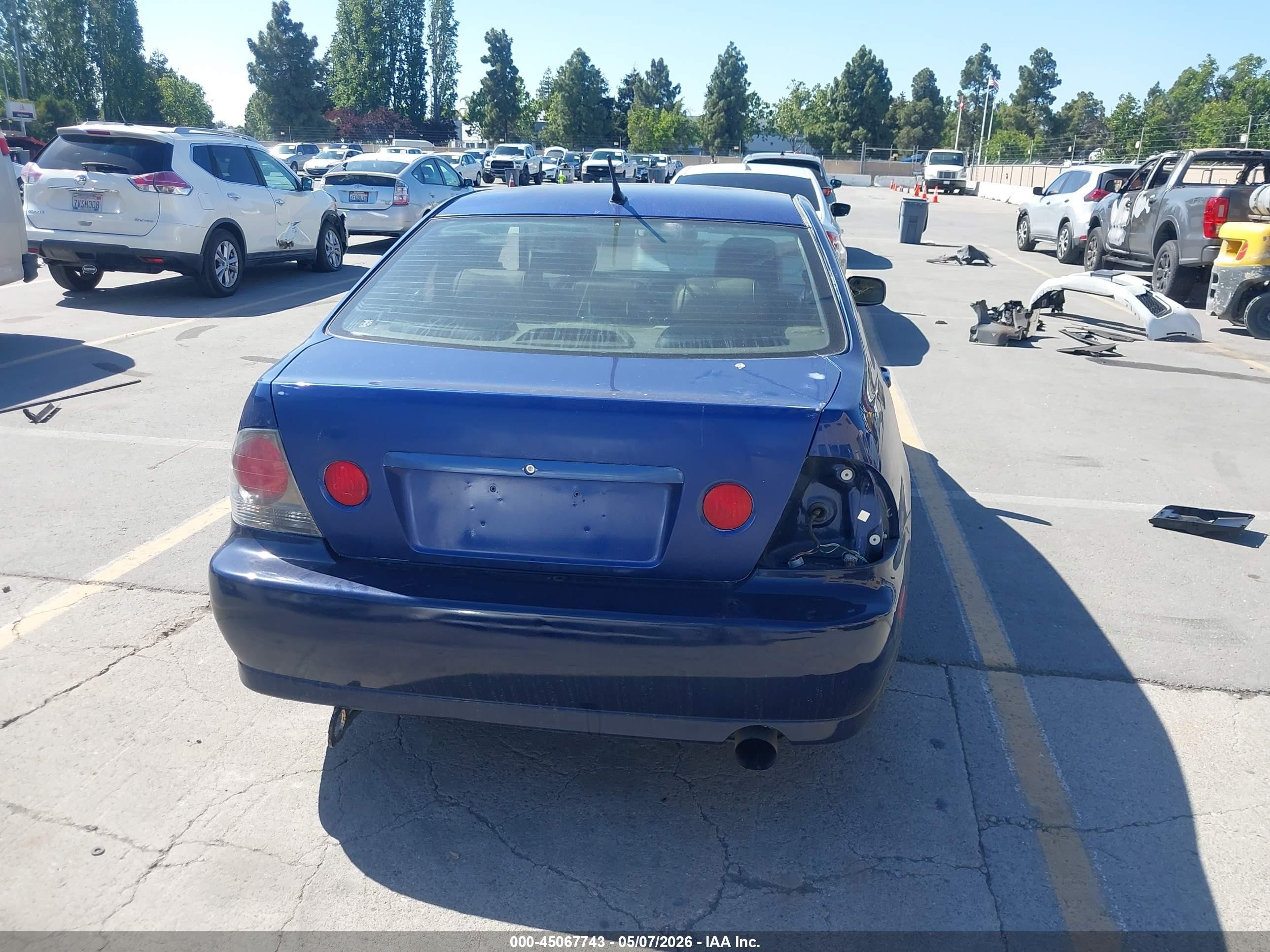 2002 Lexus Is 300   Blue vin: JTHBD192X20054415
