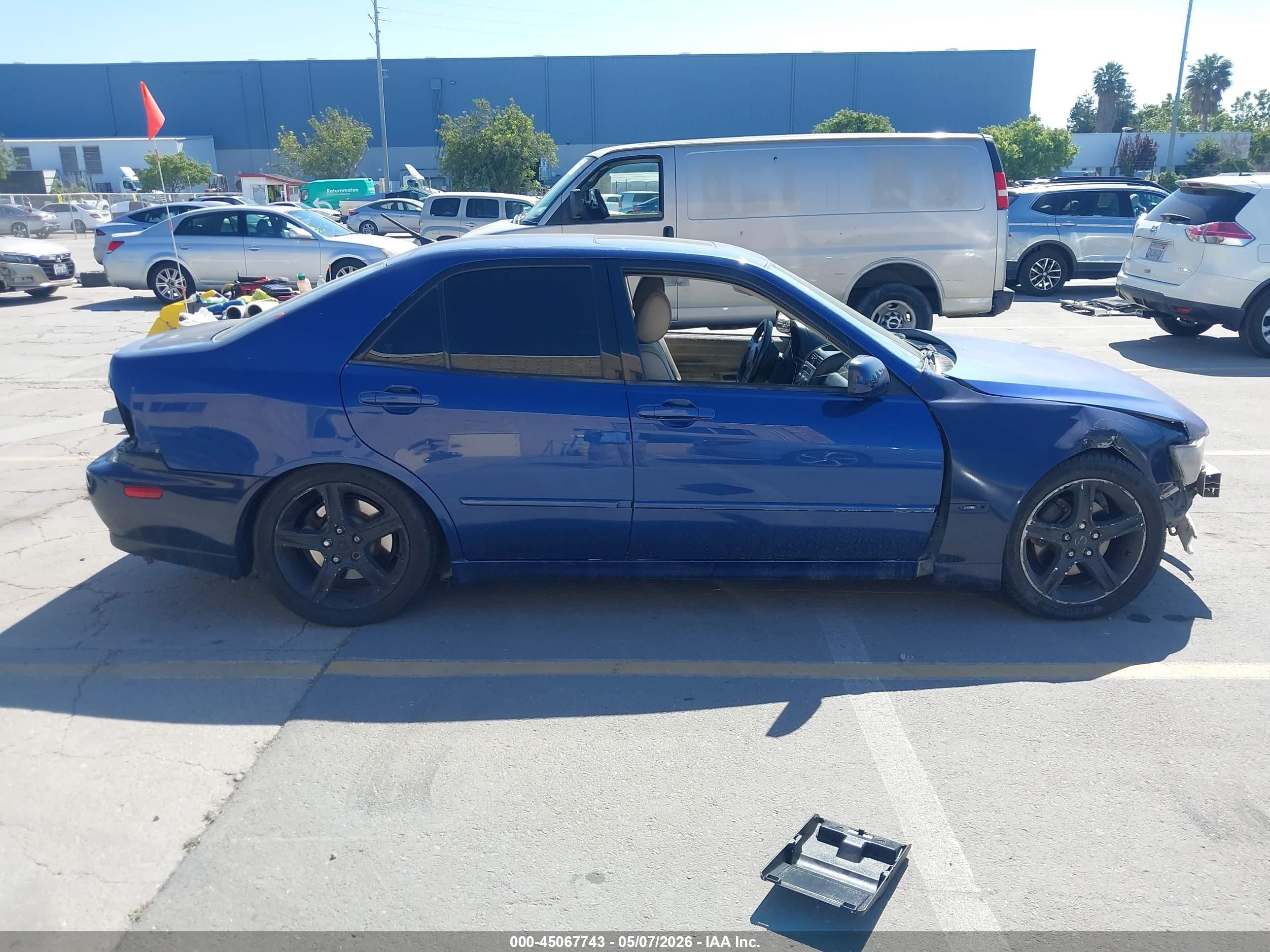2002 Lexus Is 300   Blue vin: JTHBD192X20054415