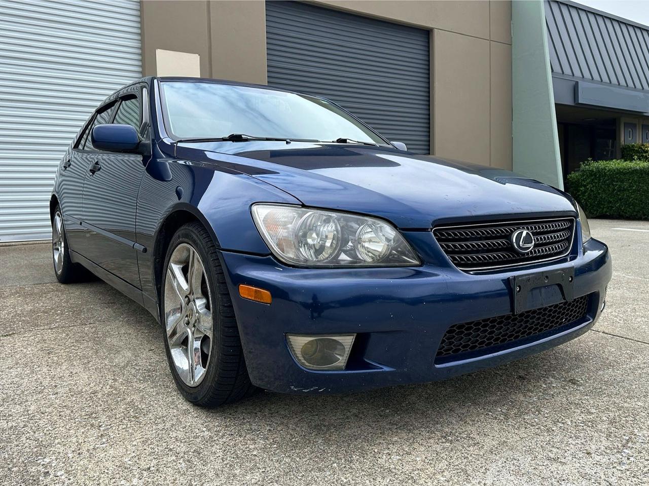 2004 Lexus Is 300 Base Blue vin: JTHBD192X40091774