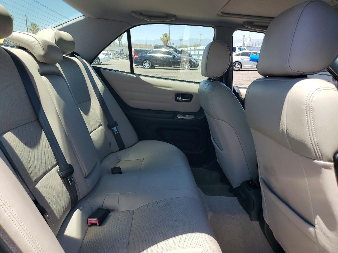 2004 Lexus Is 300 Silver vin: JTHBD192X40093492