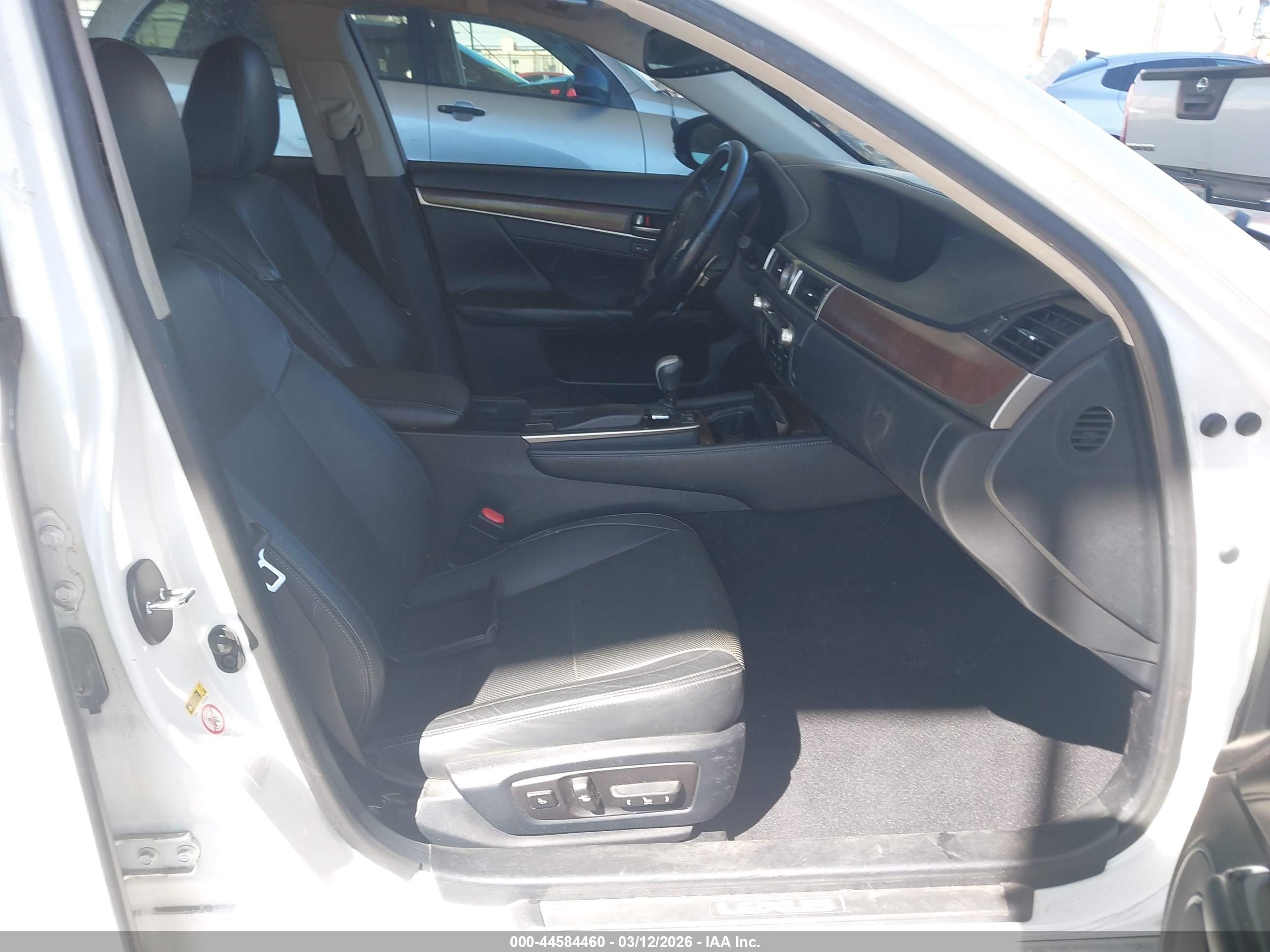 2015 Lexus Gs 350   White vin: JTHBE1BLXFA017882