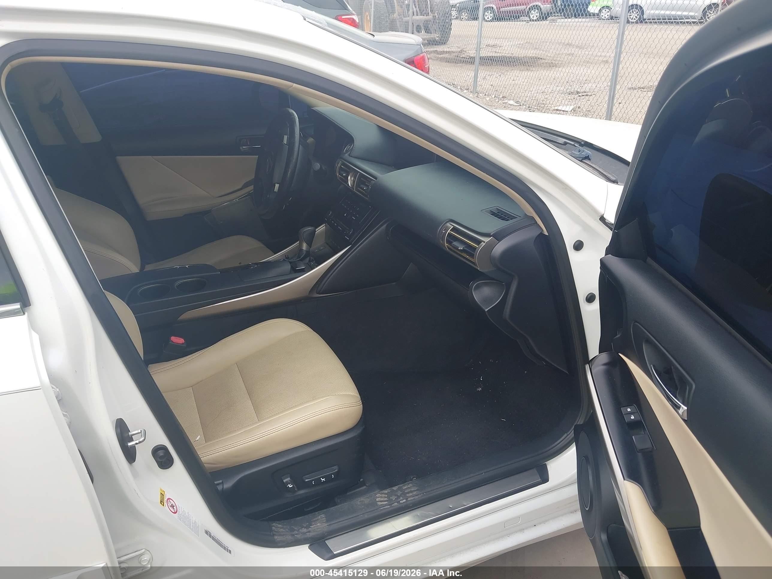 2014 Lexus Is 350   White vin: JTHBE1D20E5002710