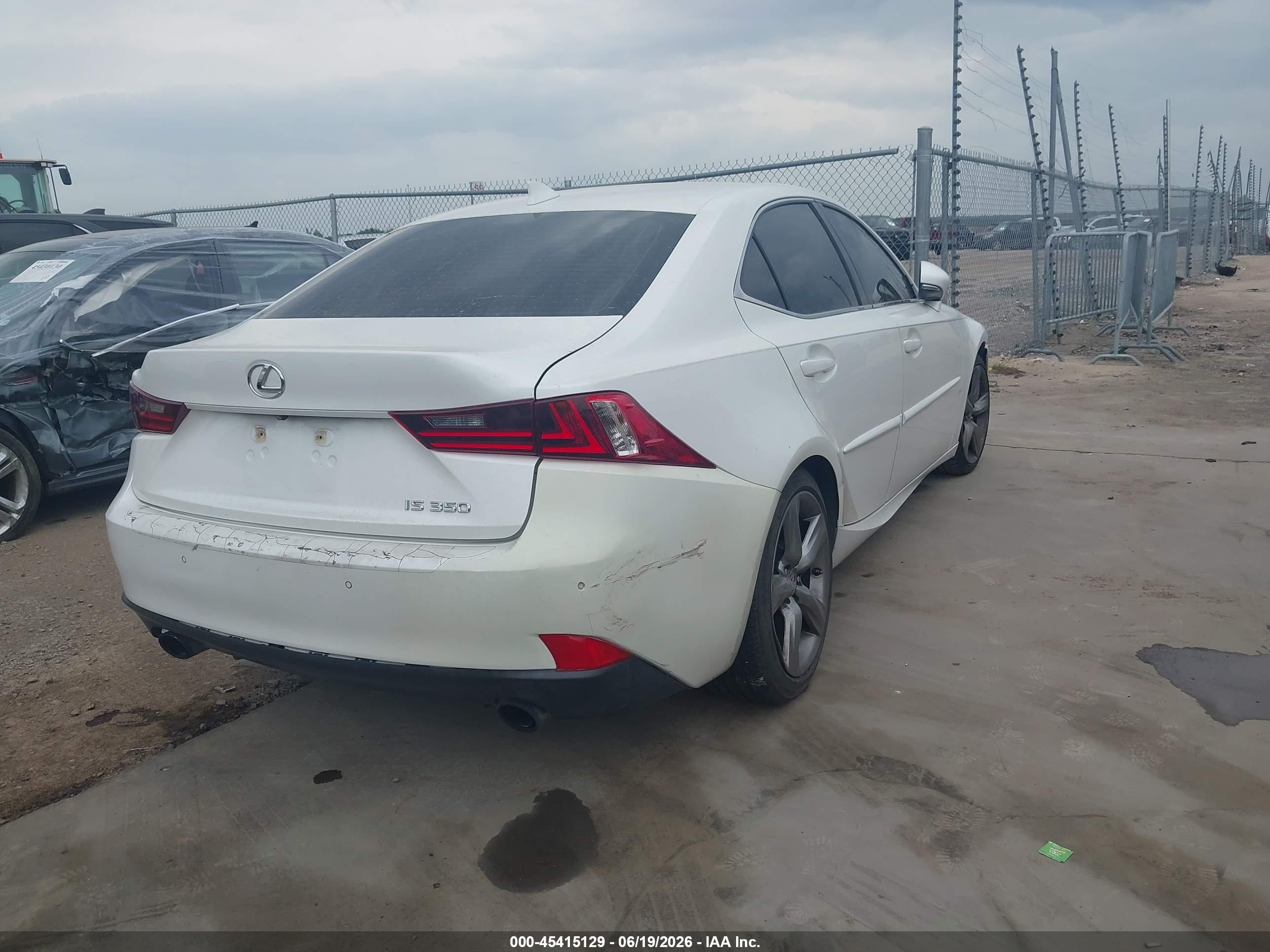 2014 Lexus Is 350   White vin: JTHBE1D20E5002710