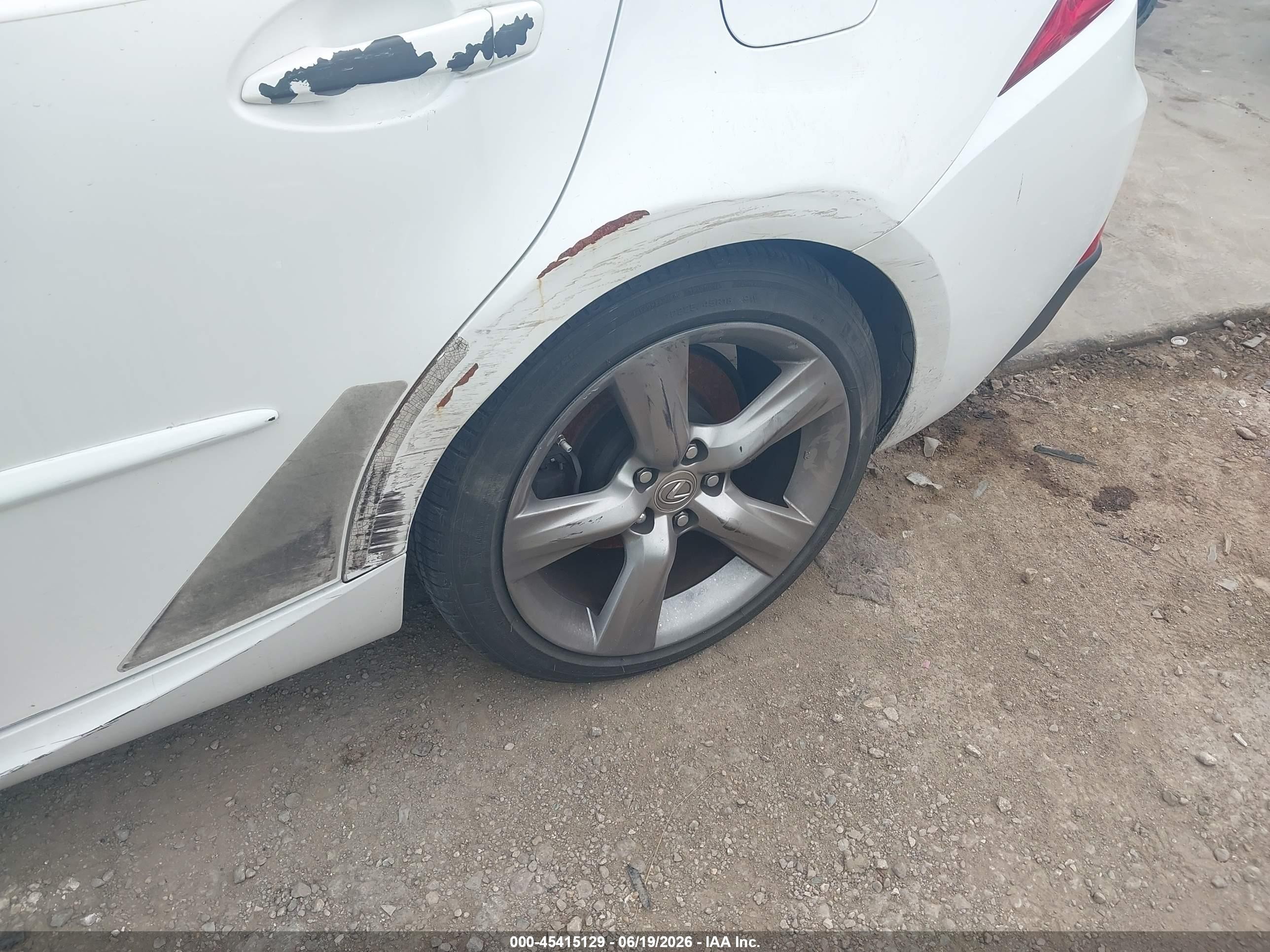 2014 Lexus Is 350   White vin: JTHBE1D20E5002710