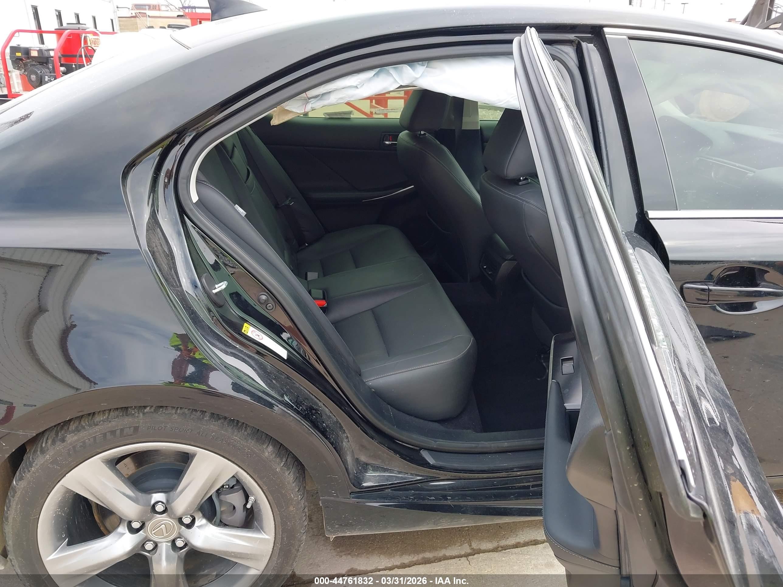 2014 Lexus Is 350   Black vin: JTHBE1D23E5008551