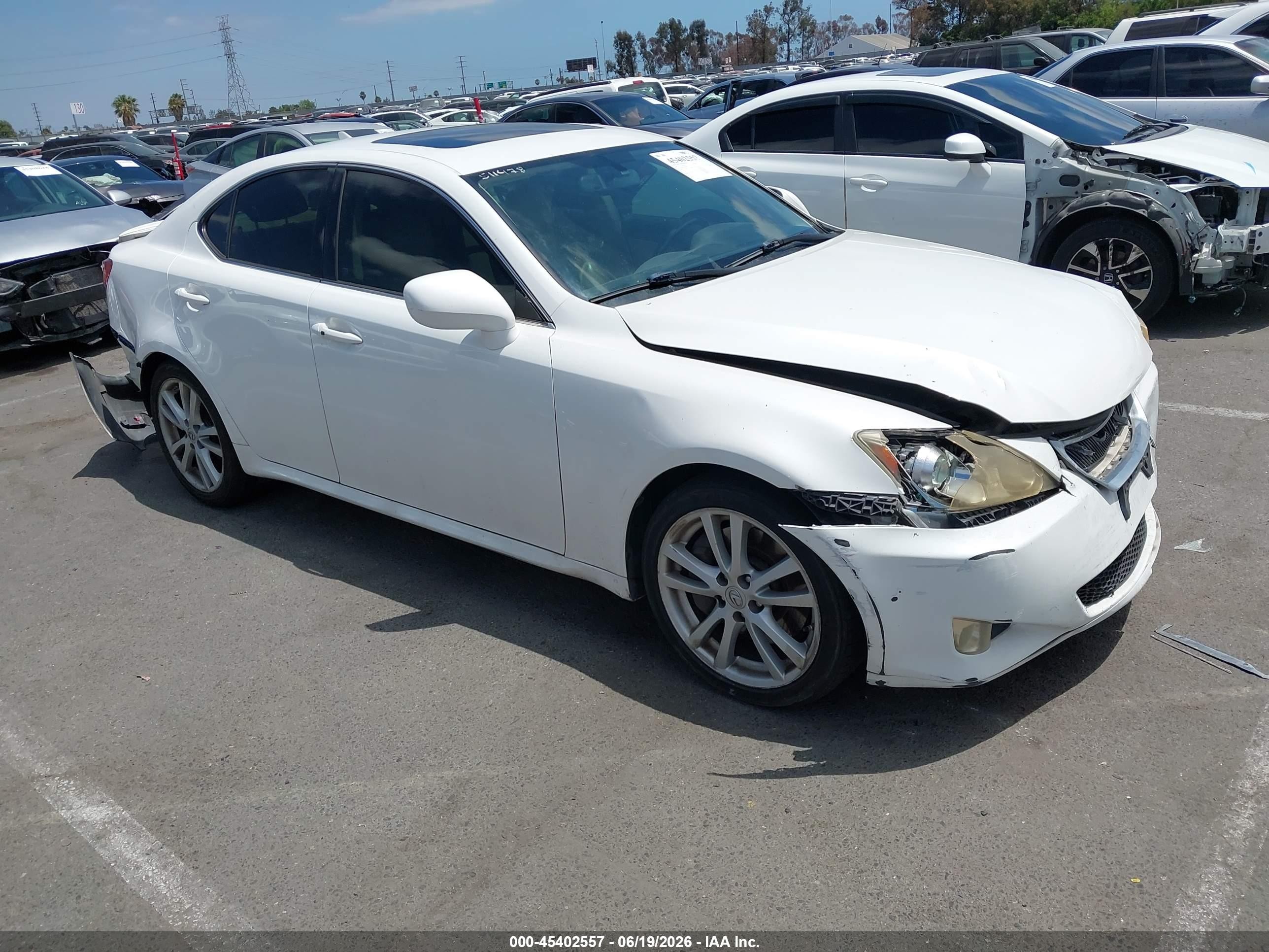2007 Lexus Is 350   White vin: JTHBE262072009874