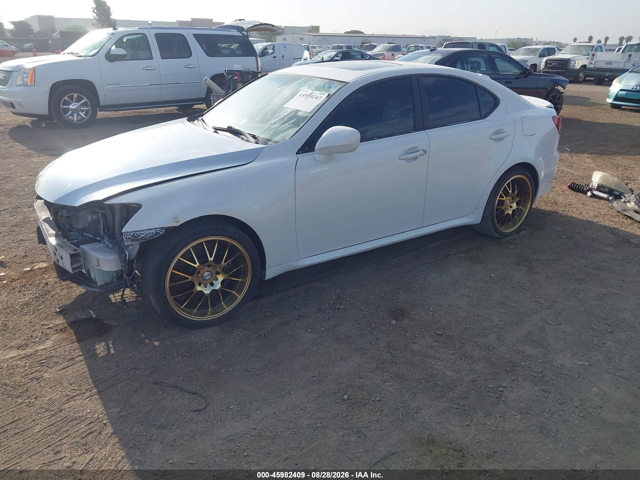 2007 Lexus Is 350   White vin: JTHBE262075014717
