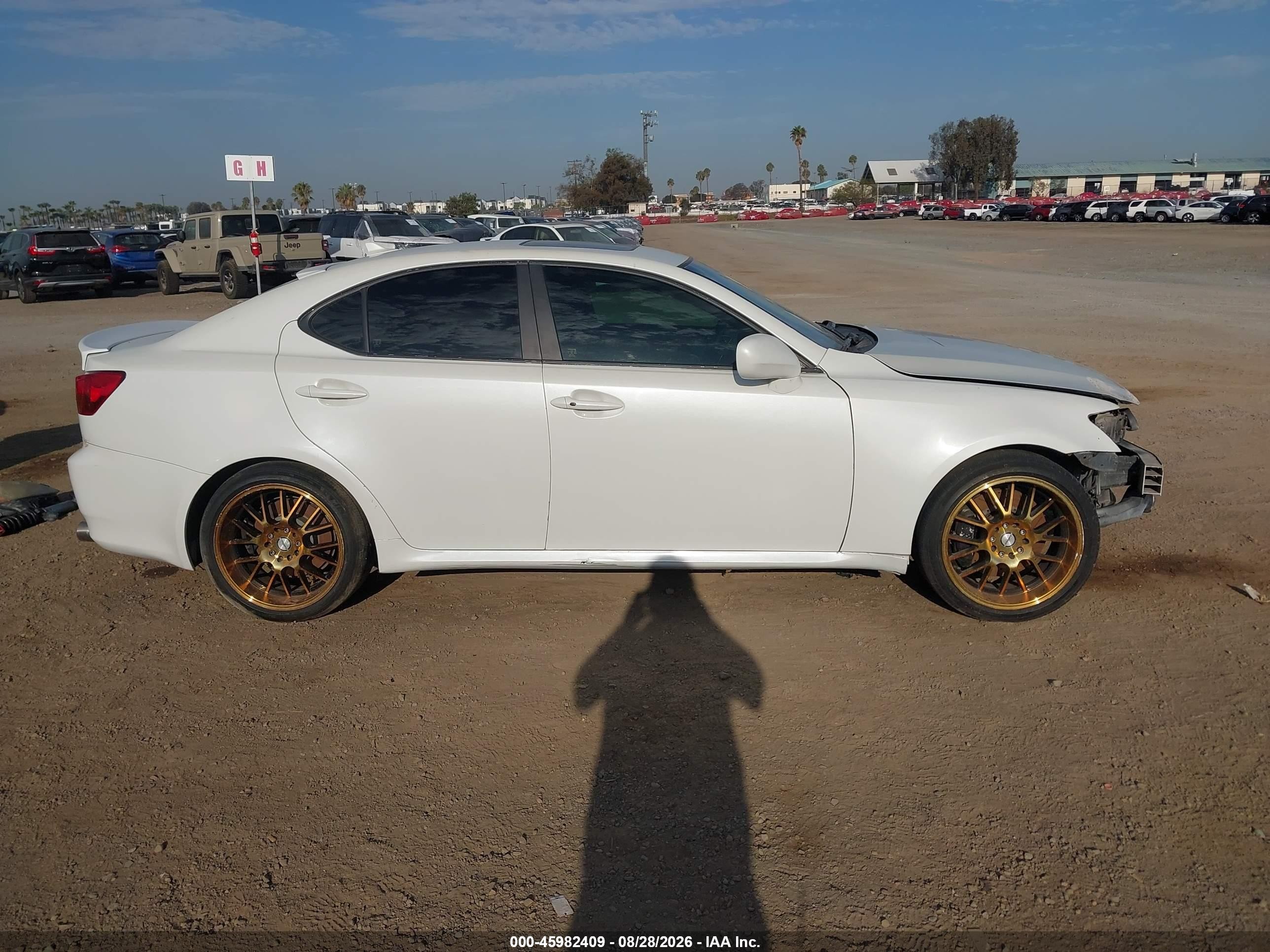 2007 Lexus Is 350   White vin: JTHBE262075014717
