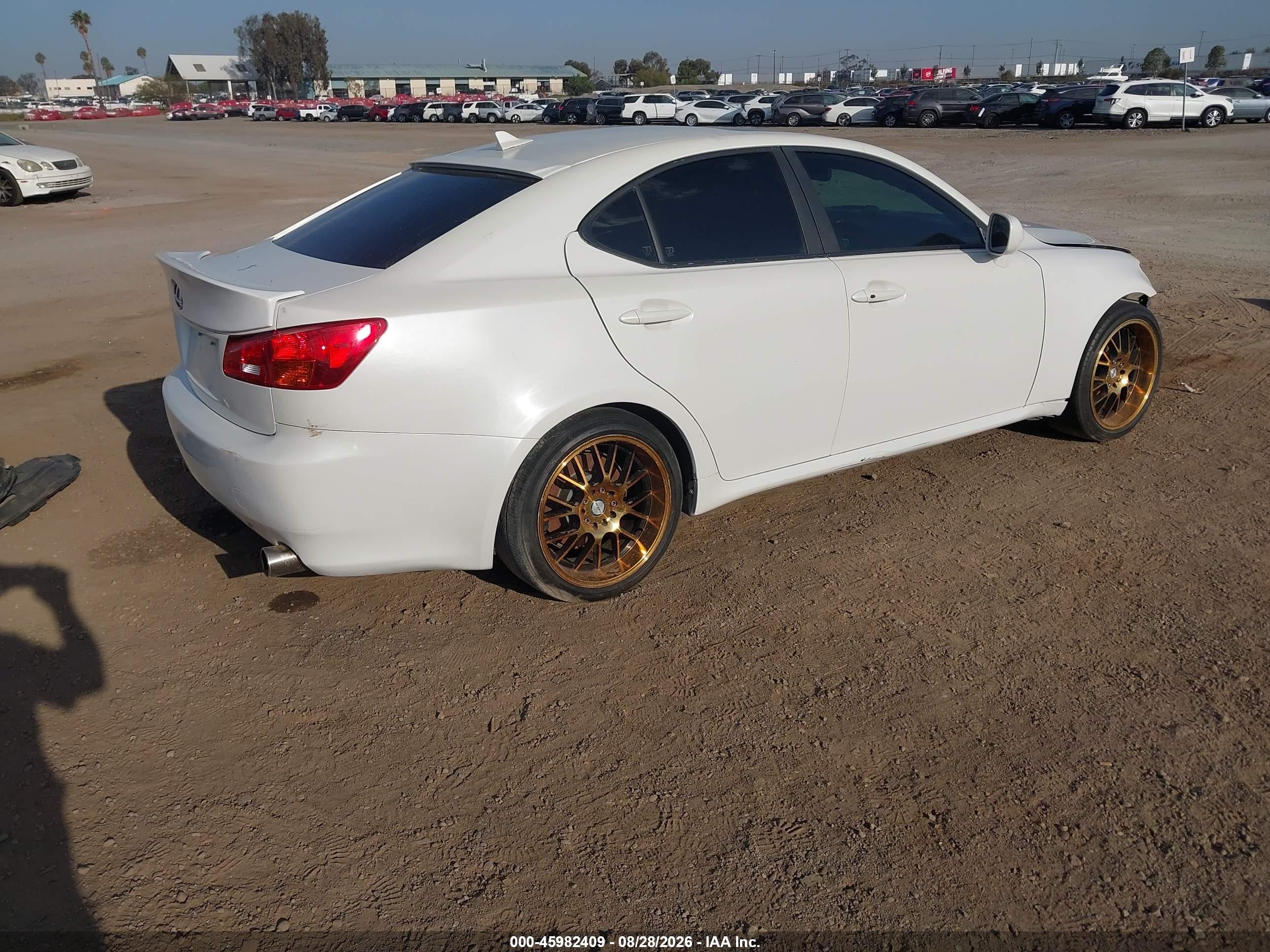 2007 Lexus Is 350   White vin: JTHBE262075014717