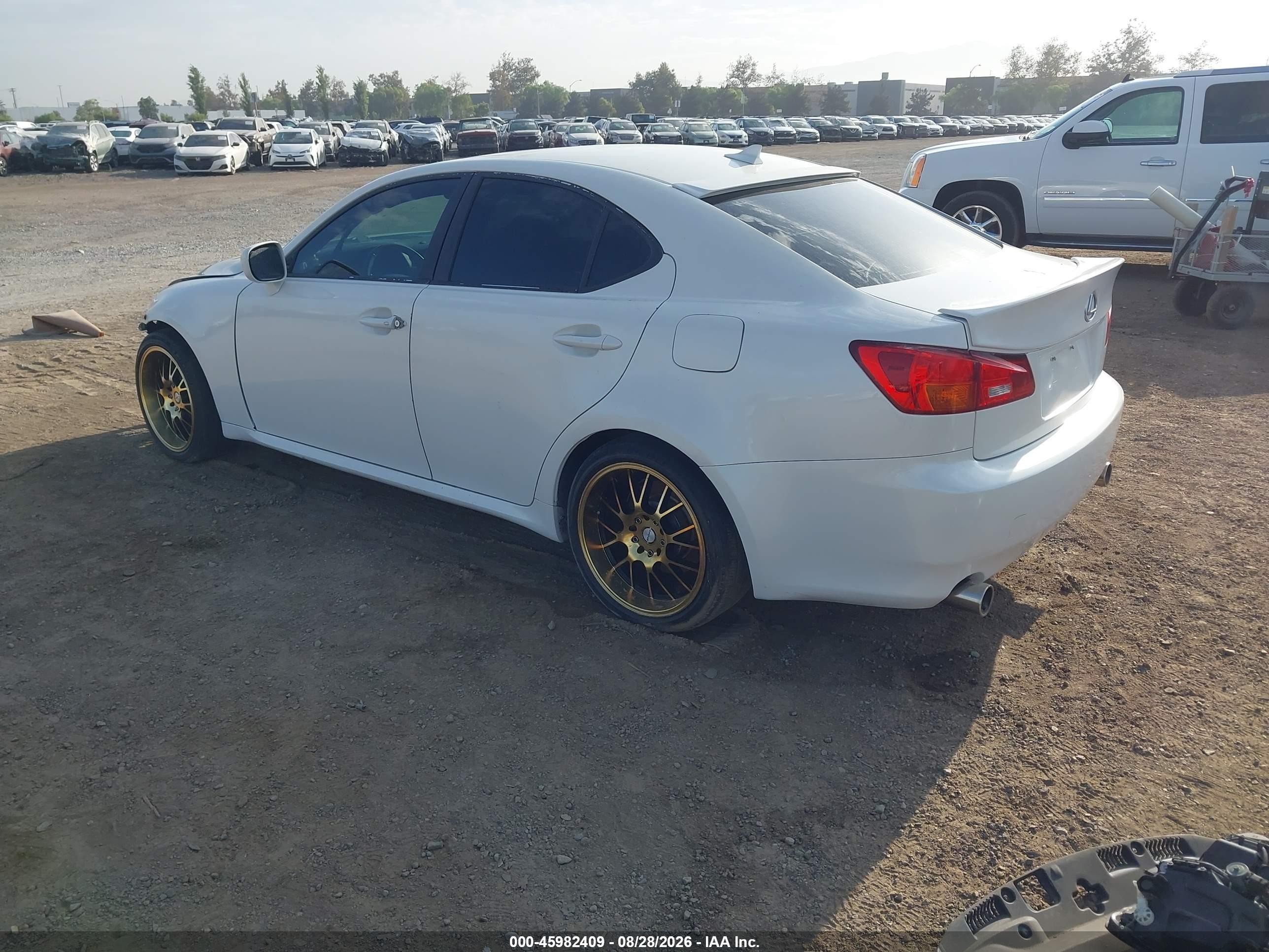 2007 Lexus Is 350   White vin: JTHBE262075014717