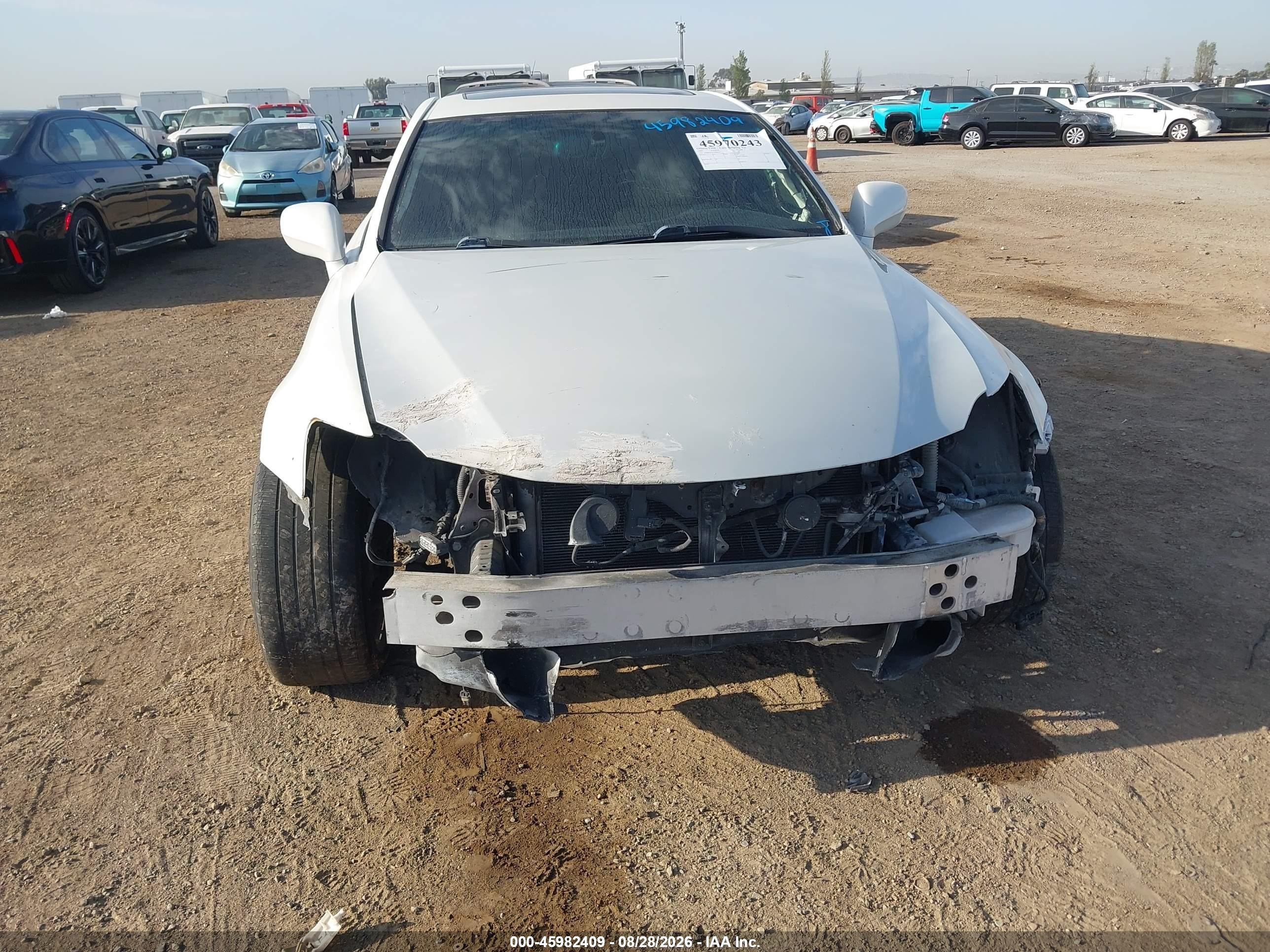 2007 Lexus Is 350   White vin: JTHBE262075014717