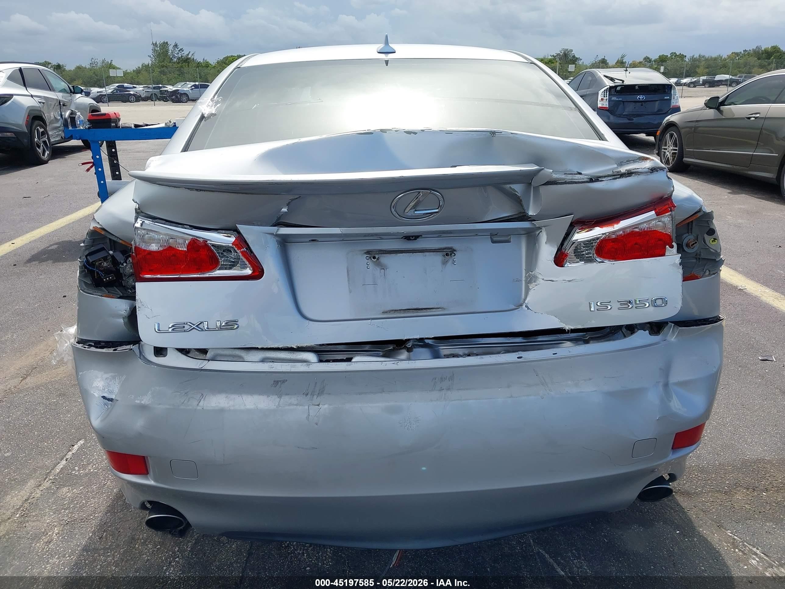 2009 Lexus Is 350   Silver vin: JTHBE262392016370