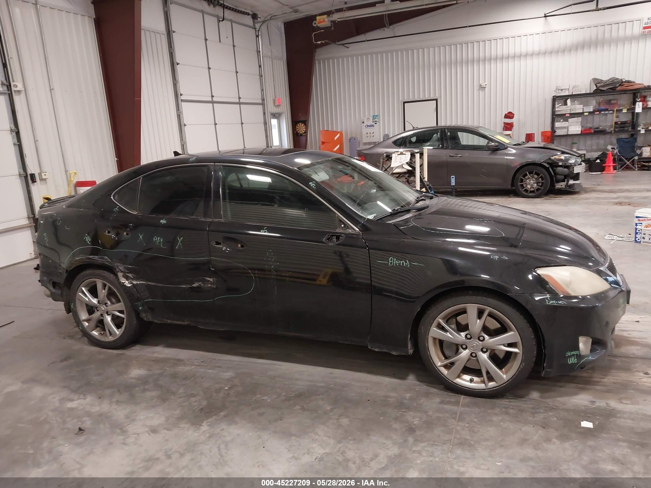 2009 Lexus Is 350 Black vin: JTHBE262495022127