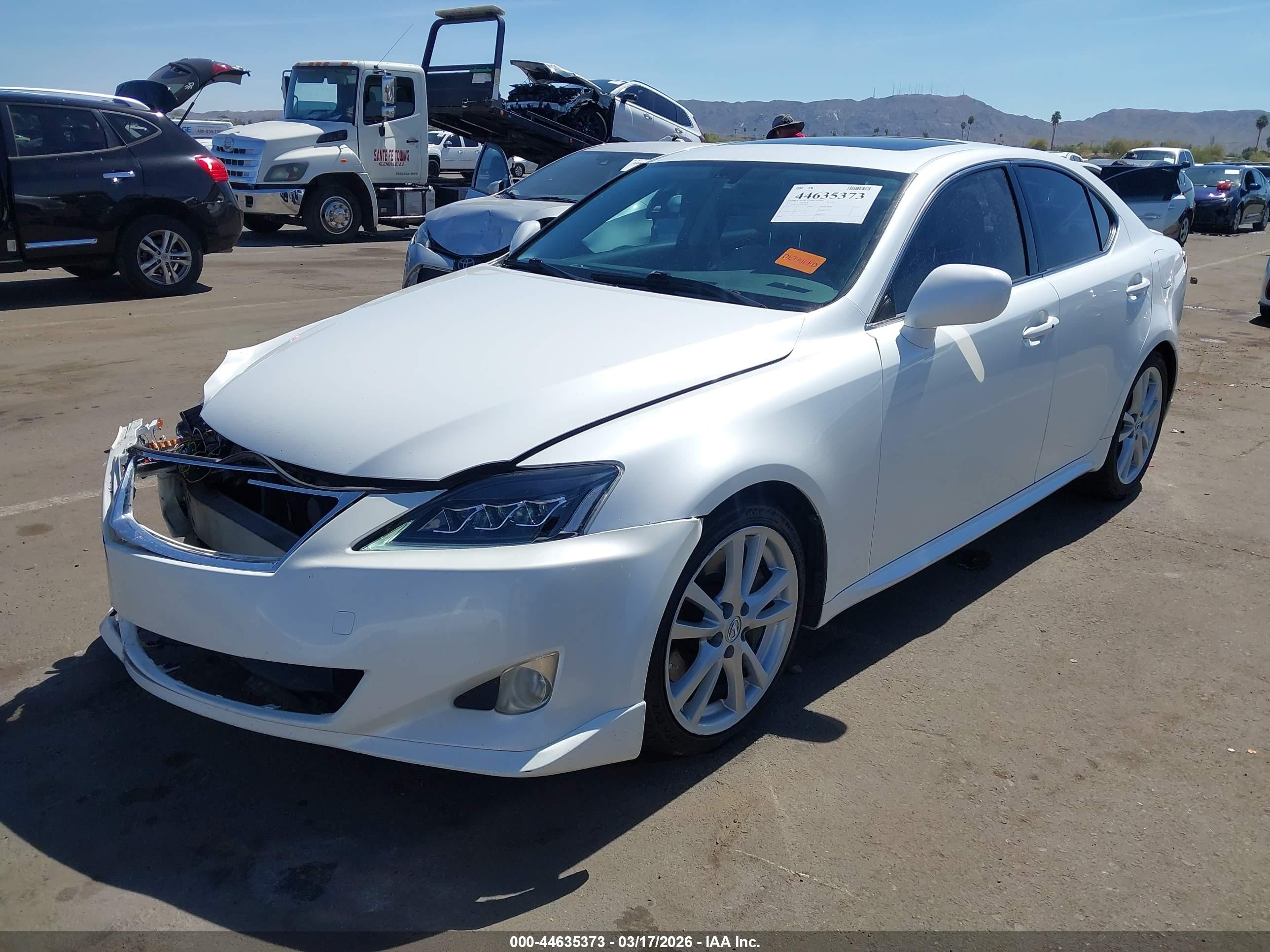 2007 Lexus Is 350   White vin: JTHBE262572010230