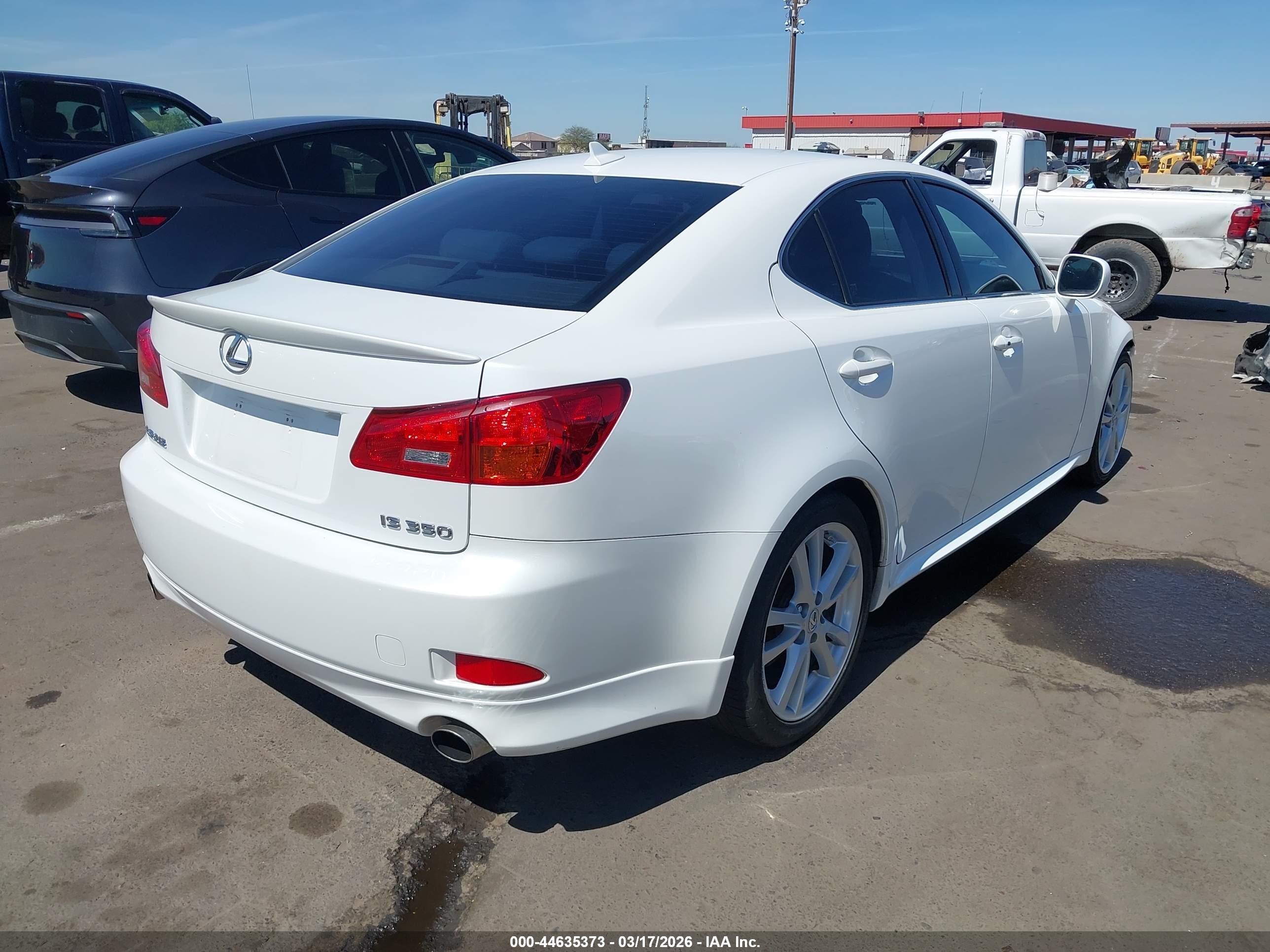 2007 Lexus Is 350   White vin: JTHBE262572010230