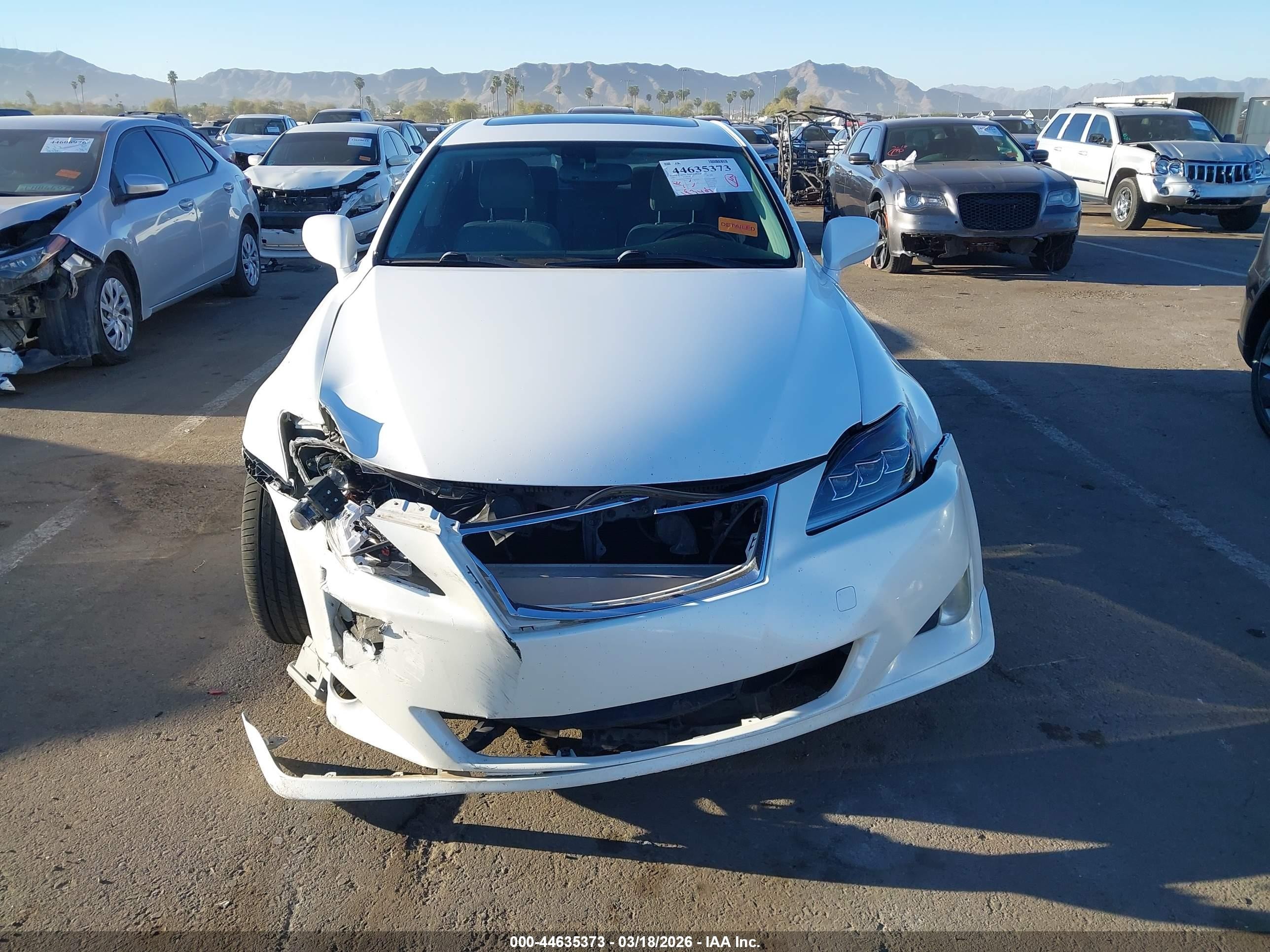 2007 Lexus Is 350   White vin: JTHBE262572010230