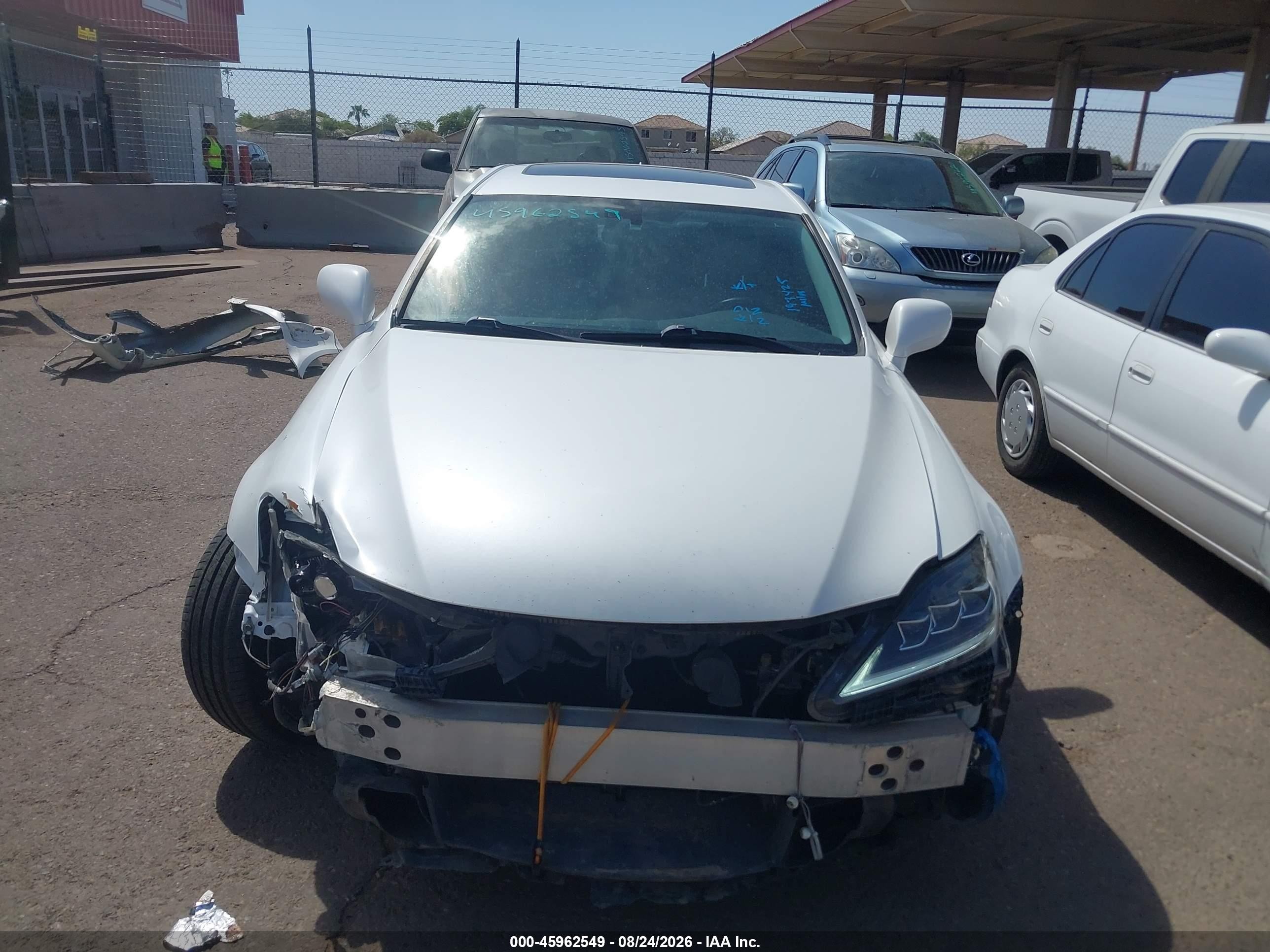 2007 Lexus Is 350   White vin: JTHBE262572010230