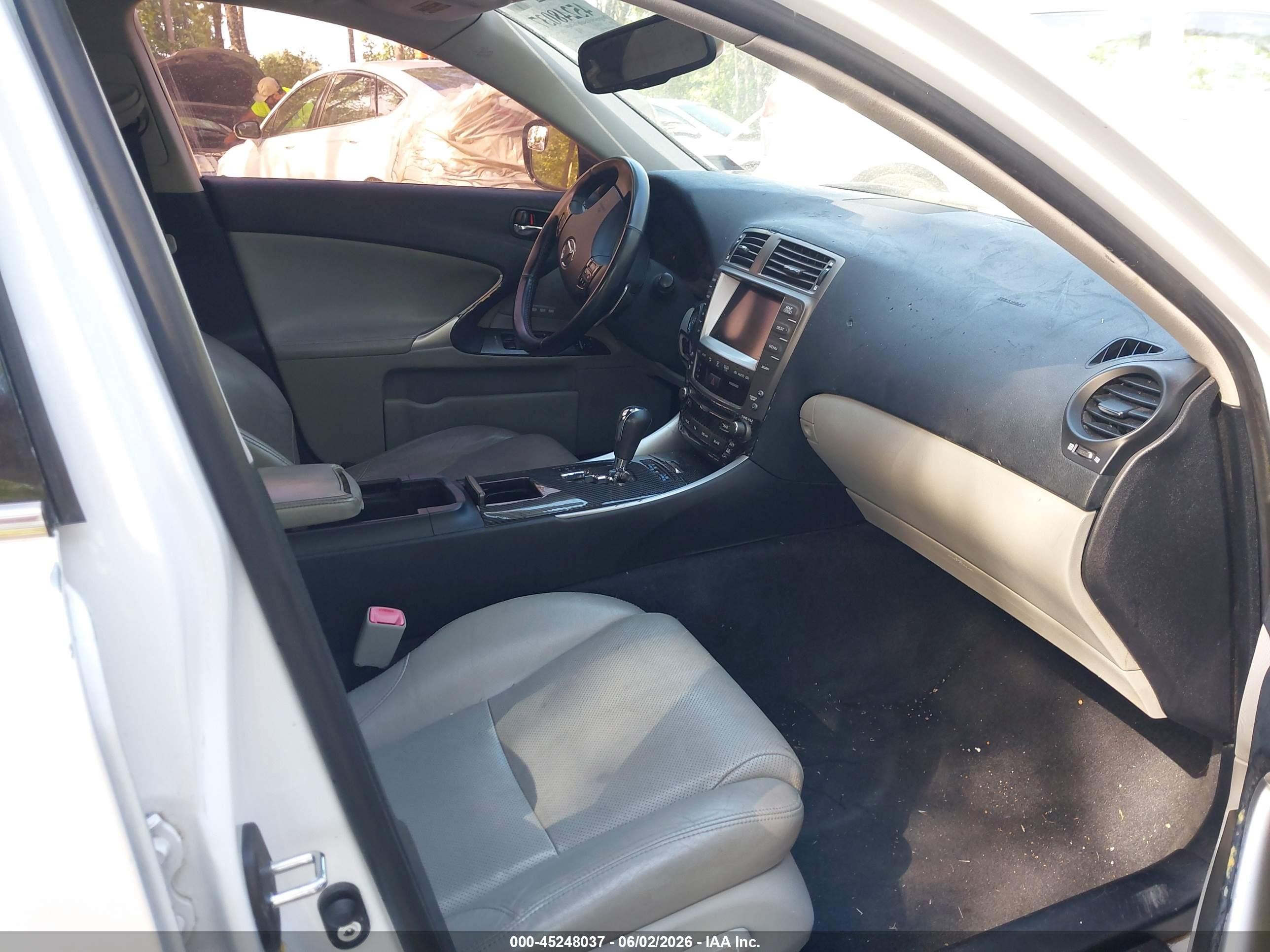 2008 Lexus Is 350   White vin: JTHBE262582014585