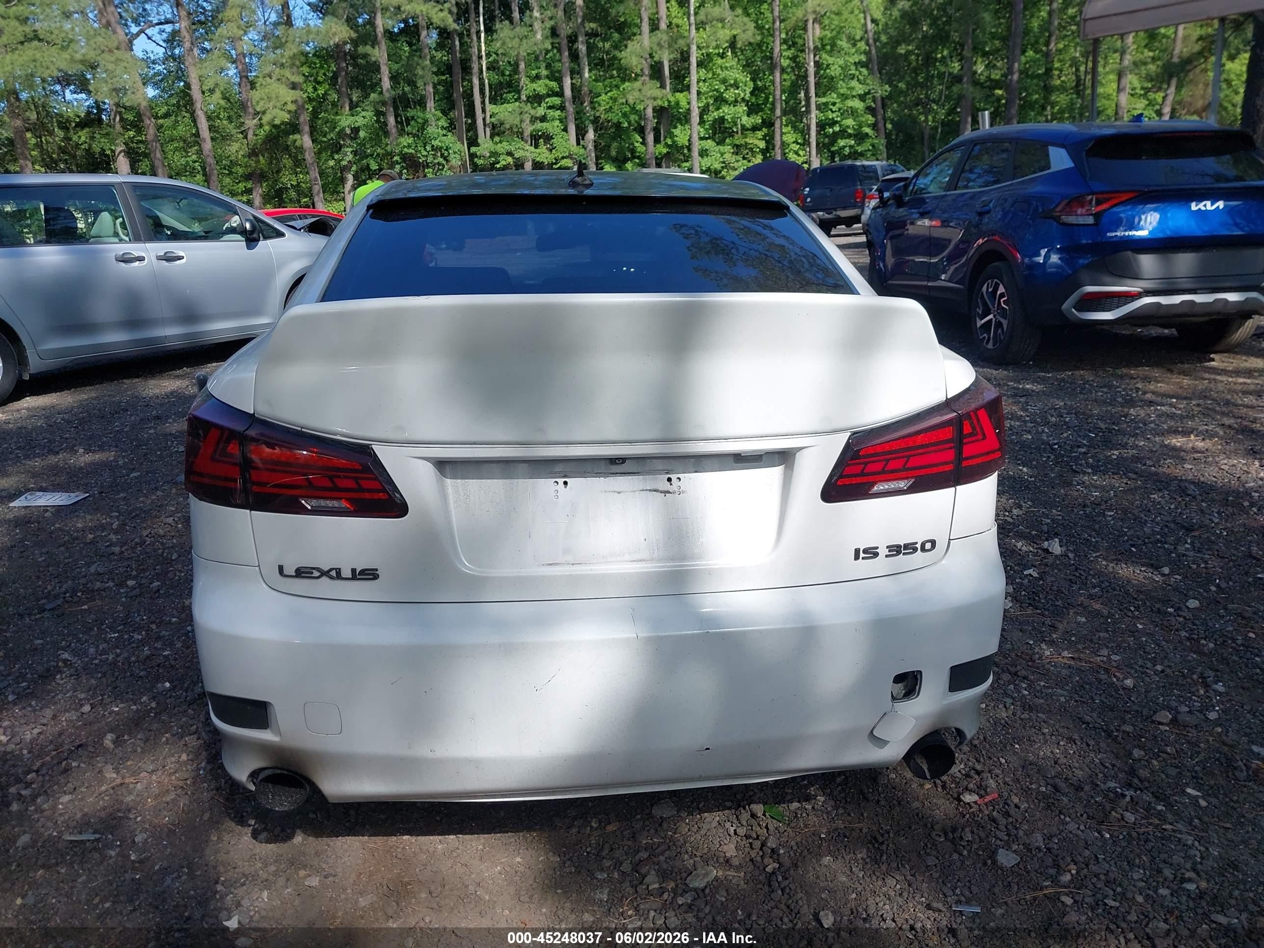 2008 Lexus Is 350   White vin: JTHBE262582014585