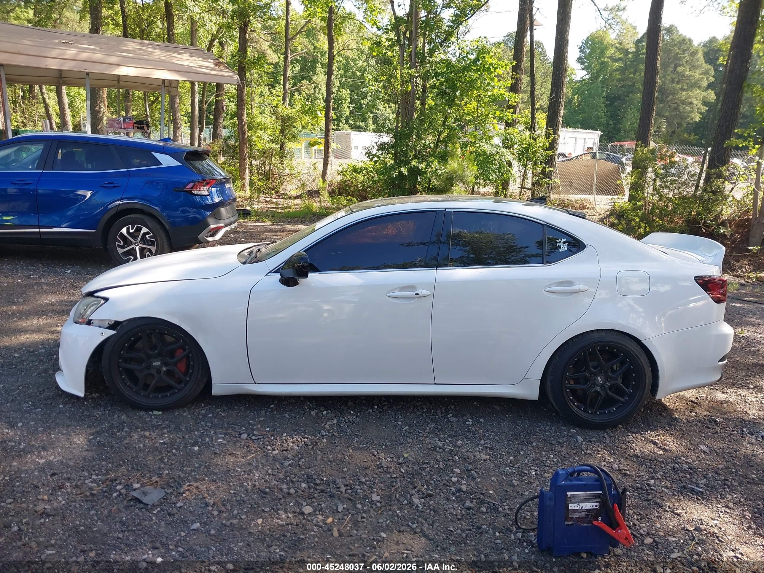 2008 Lexus Is 350   White vin: JTHBE262582014585